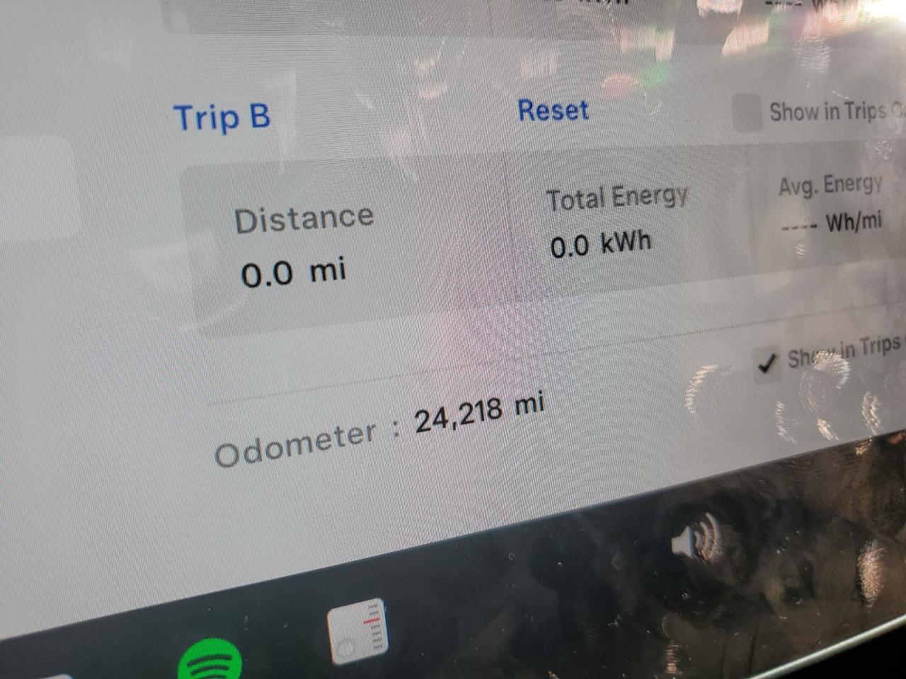 2024 Tesla Model Y VIN: 7SAYGDED5RF008081 Lot: 85262545