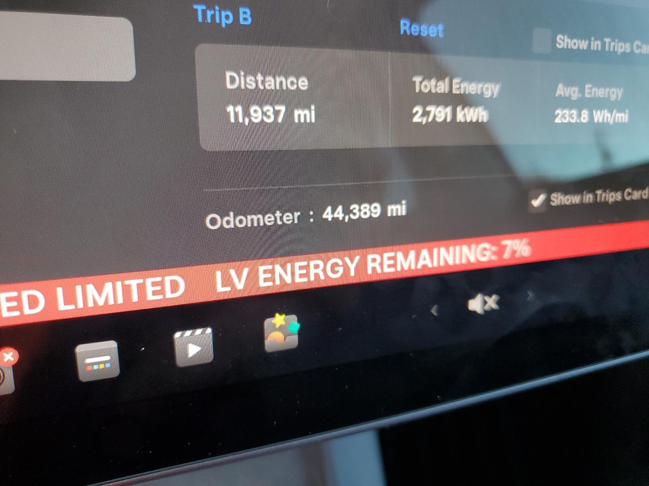 2023 Tesla Model Y VIN: 7SAYGDEE5PF684178 Lot: 82618885