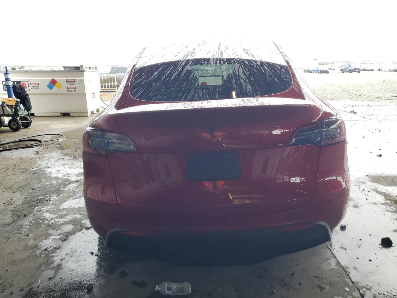 2024 Tesla Model Y VIN: 7SAYGAEE2RF153831 Lot: 84552935