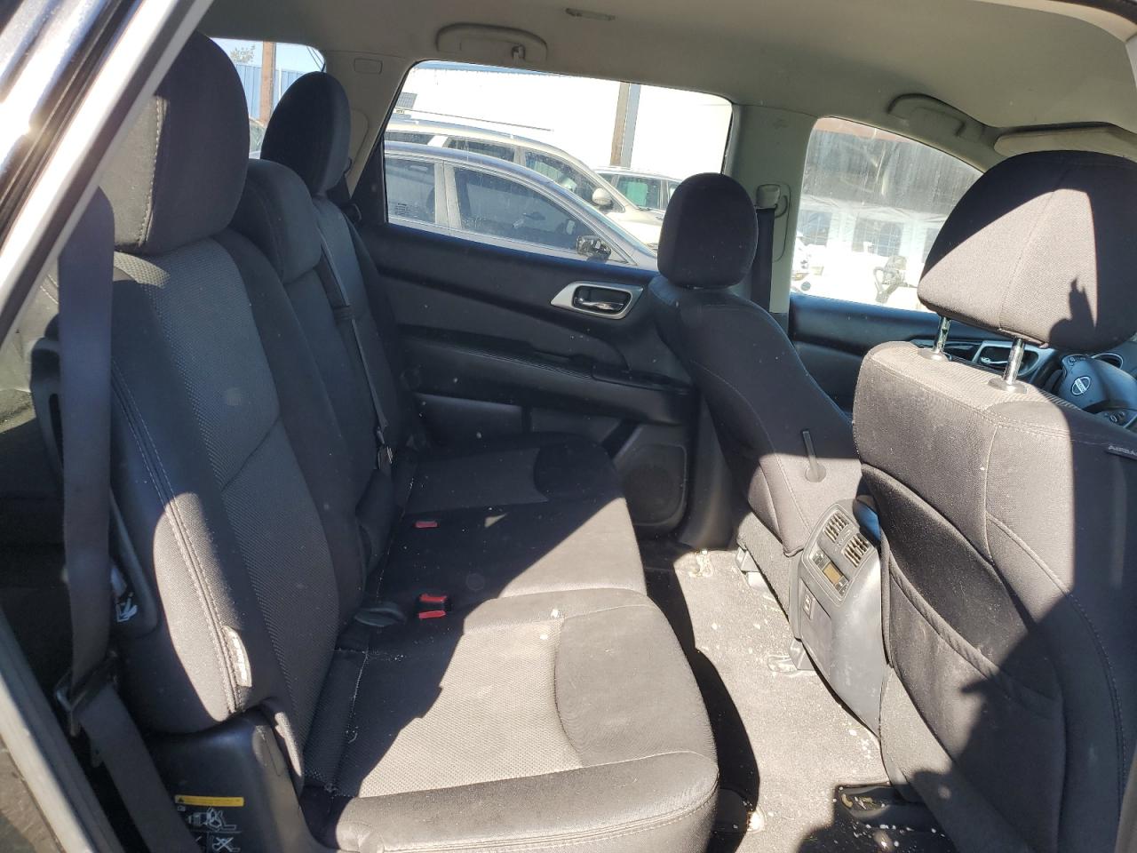 2018 Nissan Pathfinder S VIN: 5N1DR2MN1JC628735 Lot: 91045395