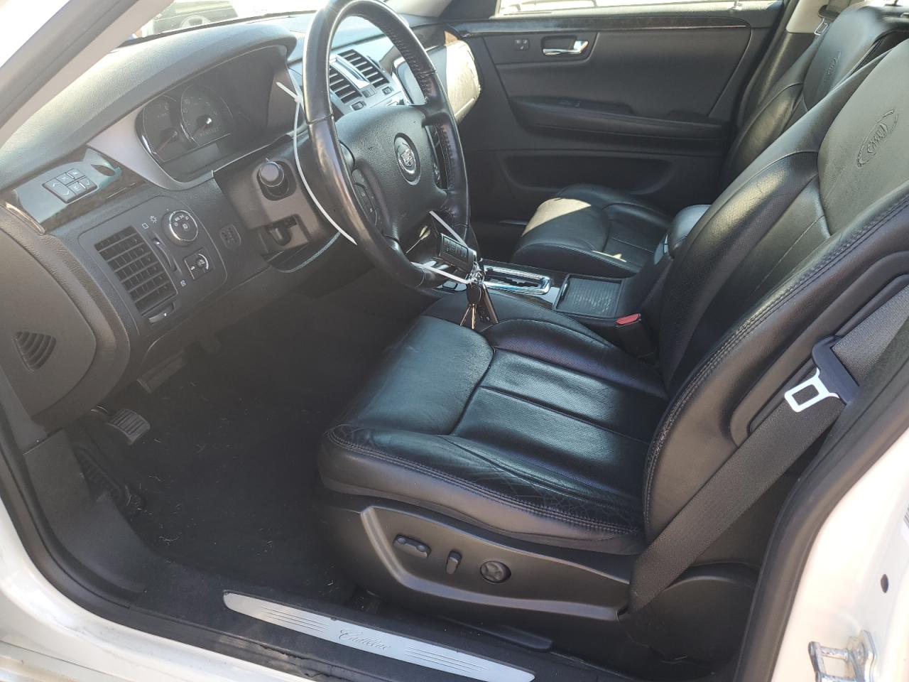 2011 Cadillac Dts Luxury Collection VIN: 1G6KD5E62BU144879 Lot: 83932035