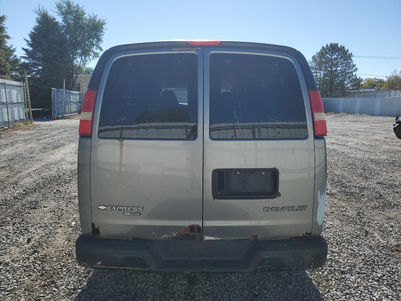 2006 Chevrolet Express G3500 VIN: 1GAHG39U761213173 Lot: 82414095