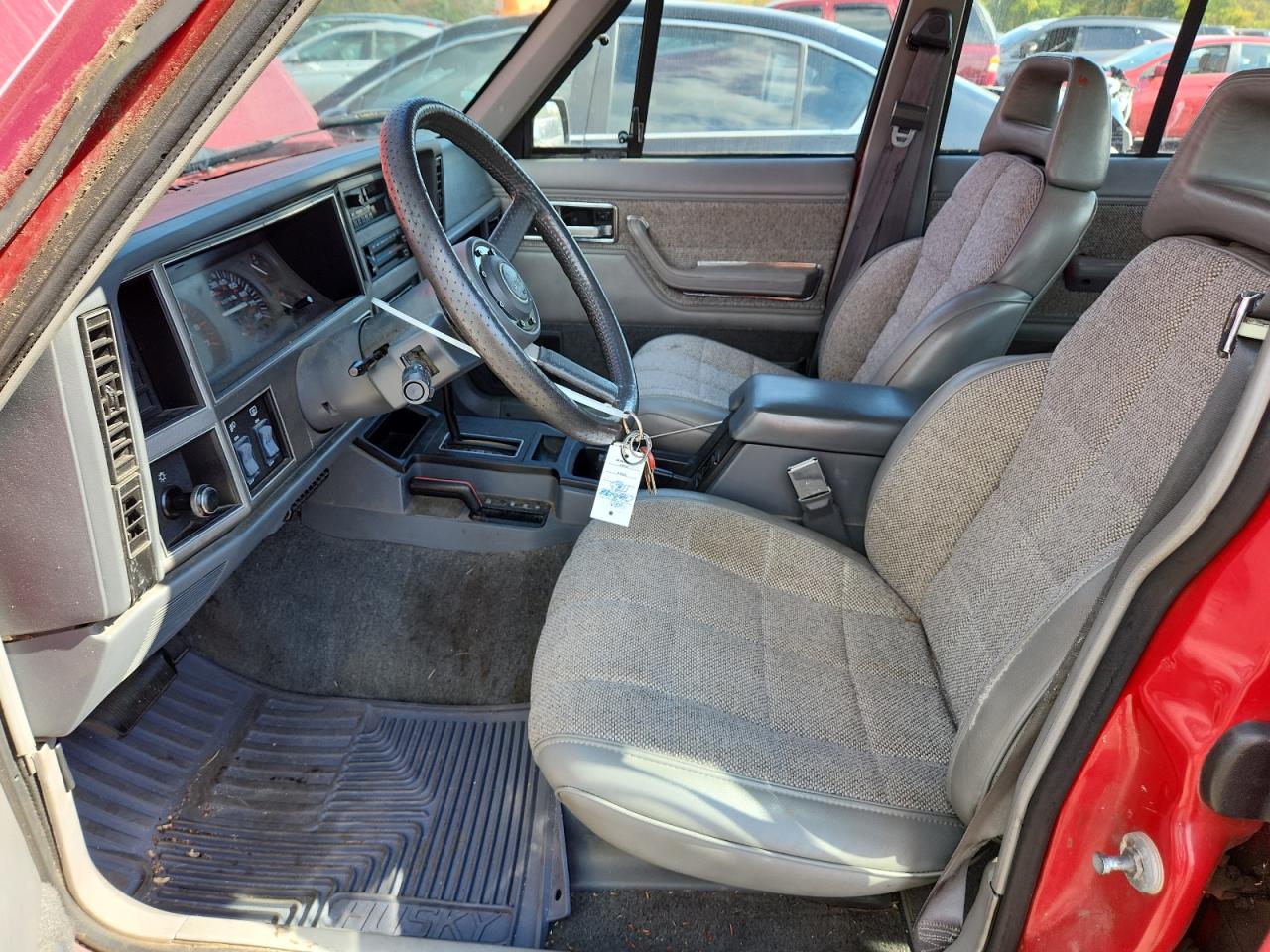 1990 Jeep Cherokee Laredo VIN: 1J4FJ58L0LL208654 Lot: 84260585