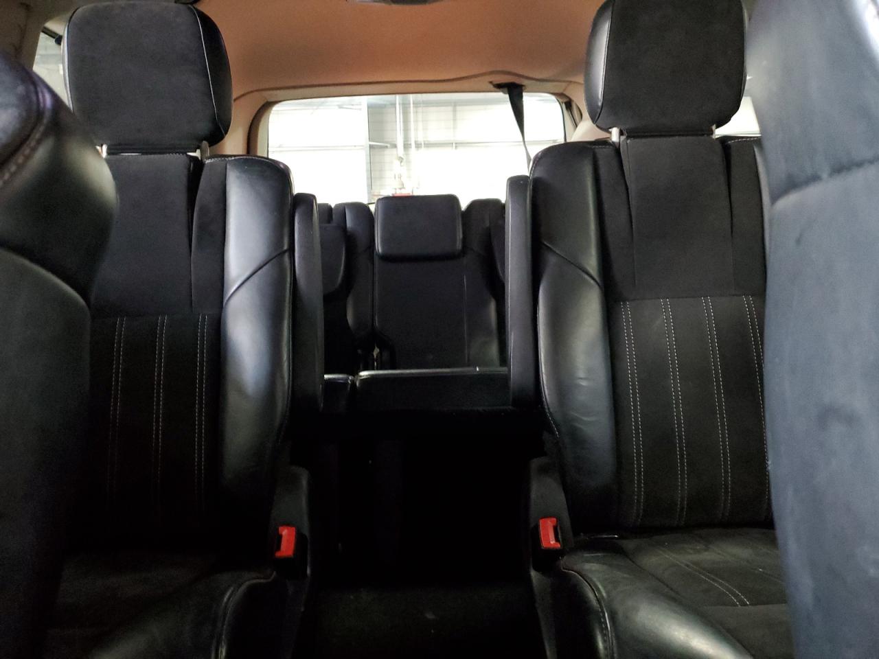 2014 Chrysler Town & Country Touring L VIN: 2C4RC1CG2ER273001 Lot: 84975395