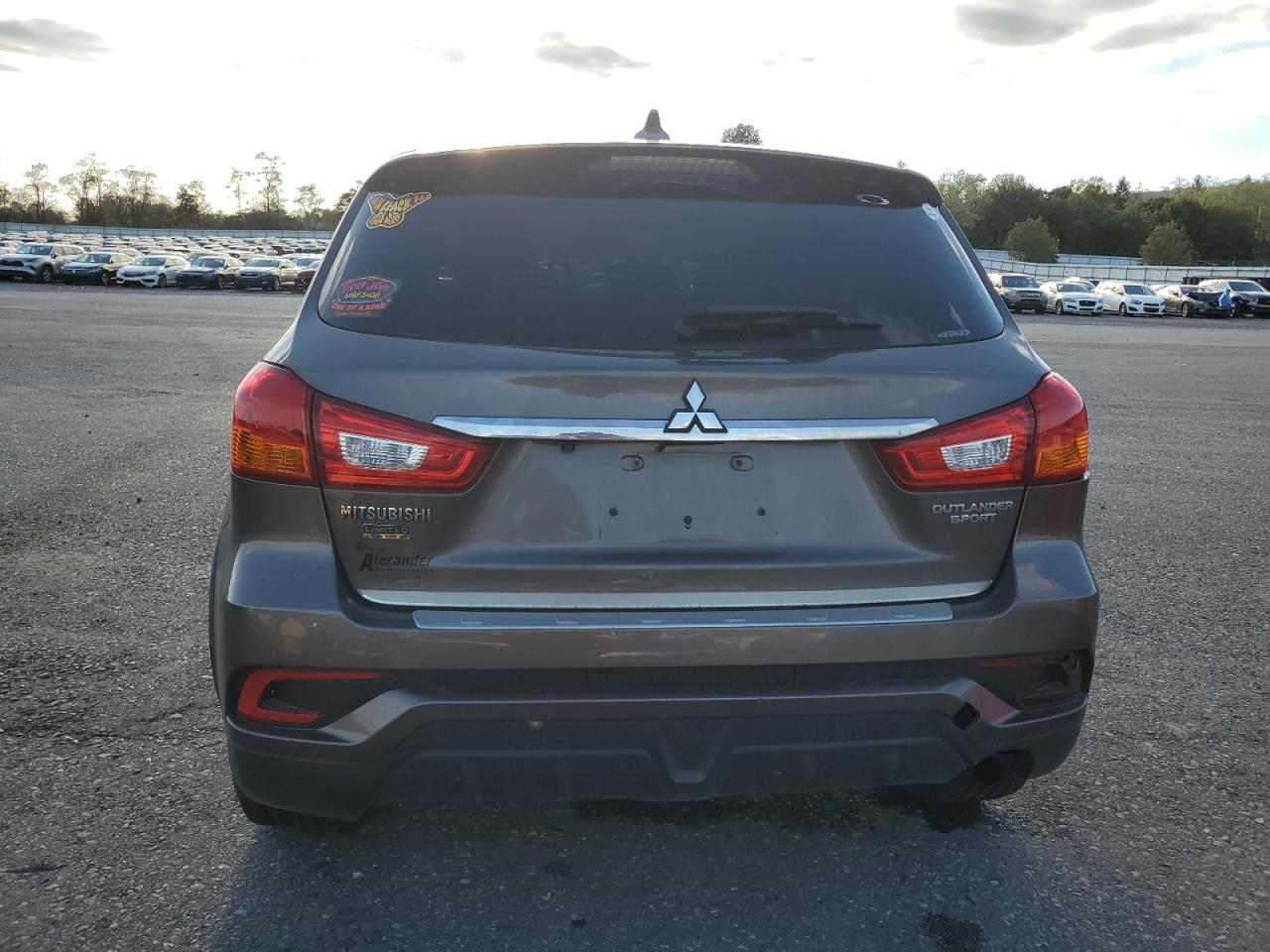 2018 Mitsubishi Outlander Sport Es VIN: JA4AR3AU8JU008848 Lot: 86143295