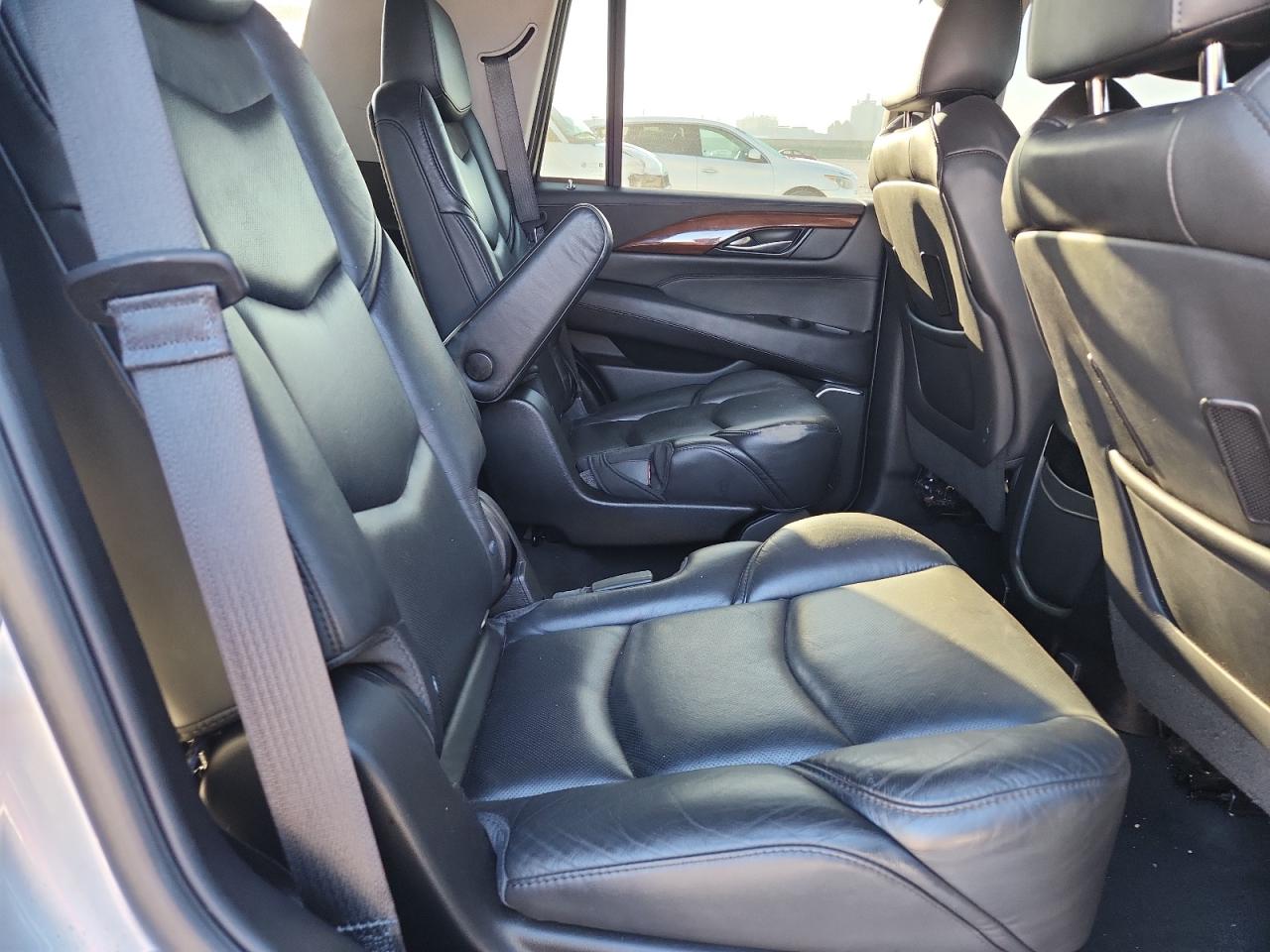 2018 Cadillac Escalade Luxury VIN: 1GYS3BKJ2JR345703 Lot: 89450825