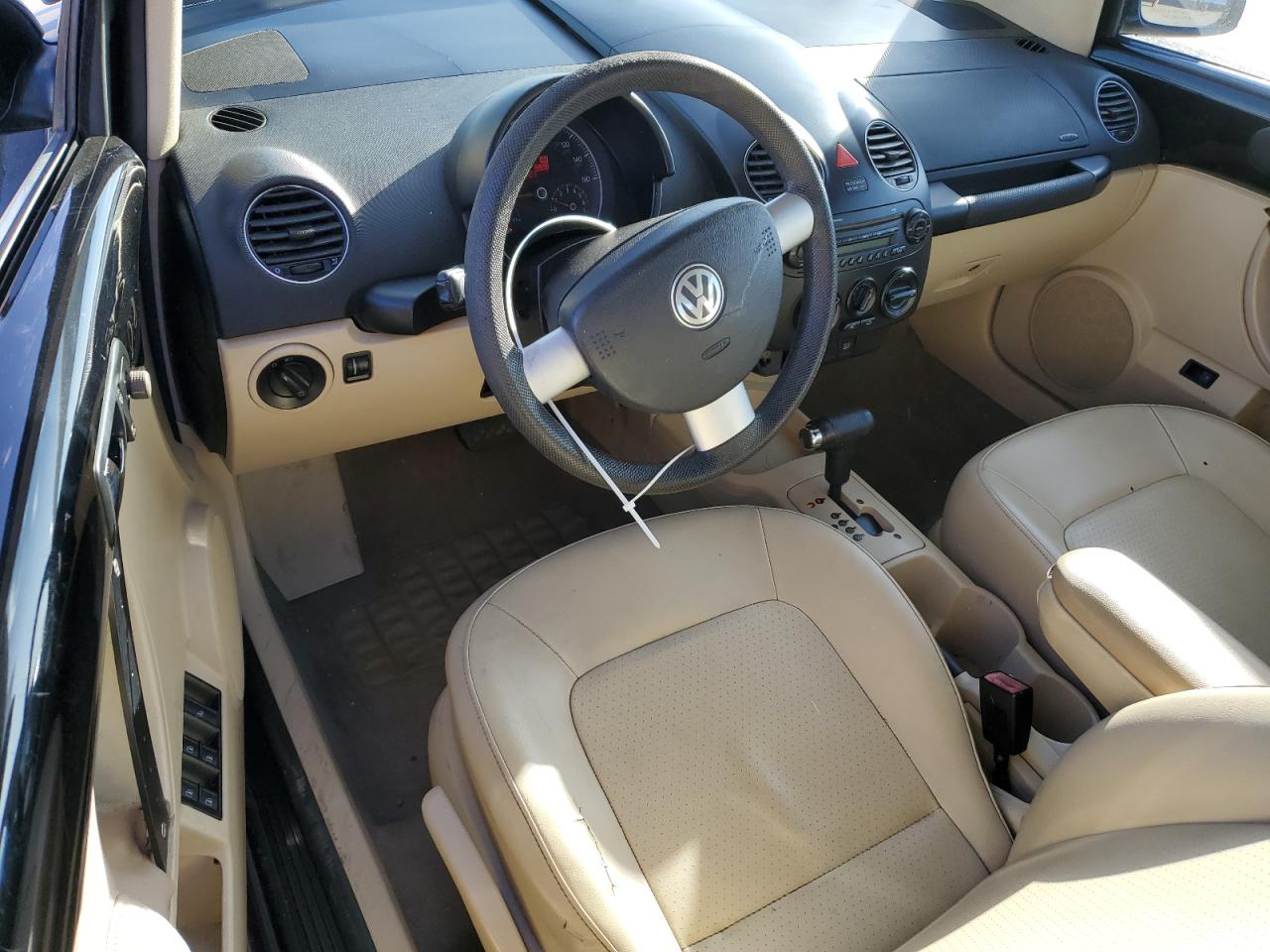 2008 Volkswagen New Beetle Convertible S VIN: 3VWPG31Y98M414612 Lot: 85076105