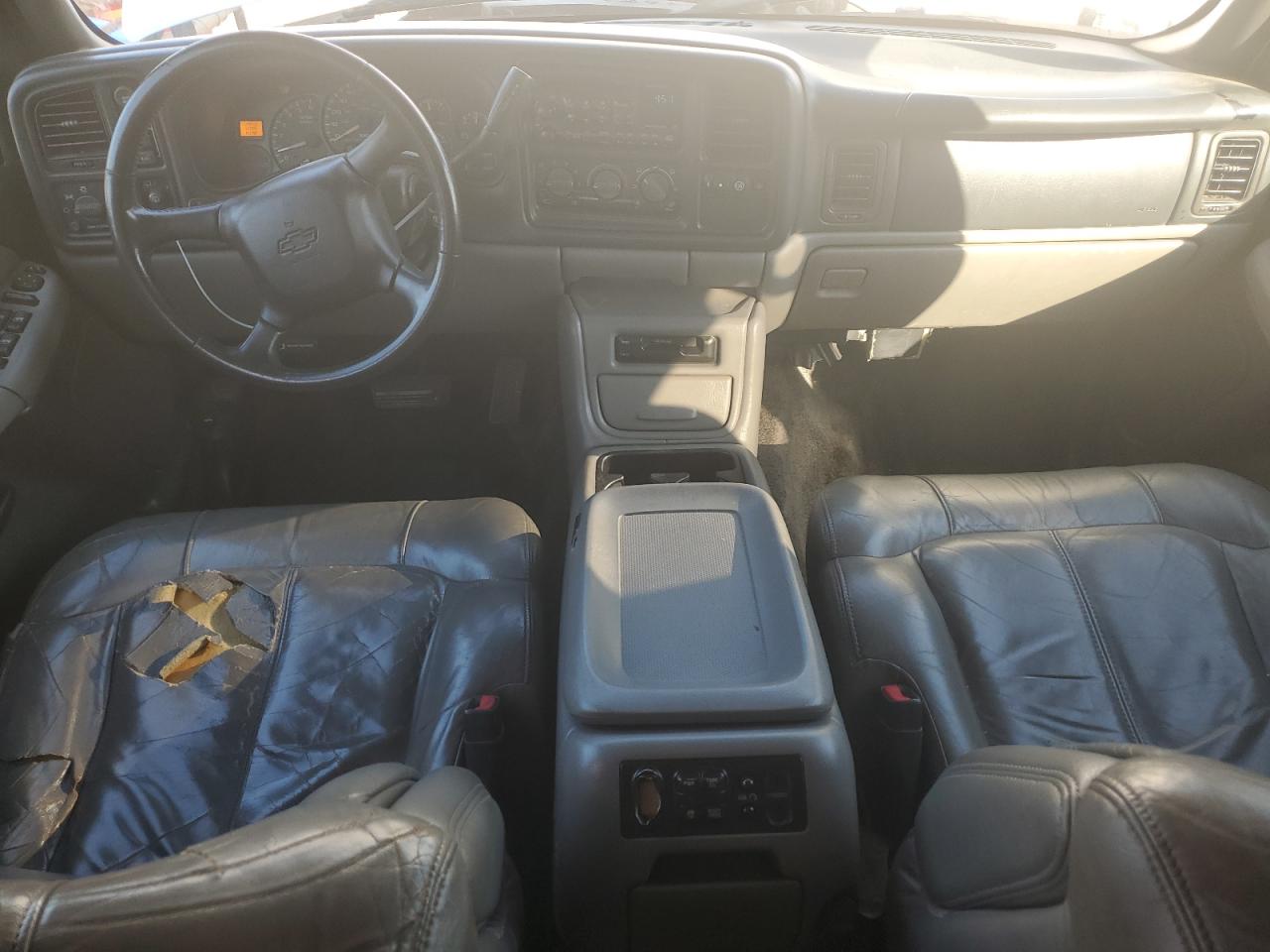 2002 Chevrolet Suburban K1500 VIN: 3GNFK16ZX2G216704 Lot: 82005935