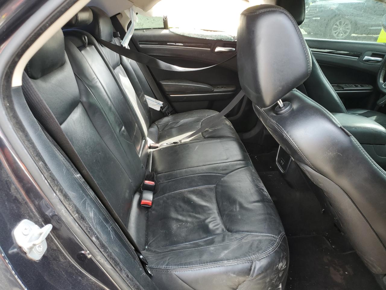 2015 Chrysler 300 Limited VIN: 2C3CCAAG2FH929668 Lot: 80942935