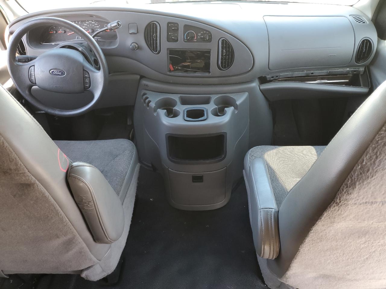 2004 Ford Econoline E350 Super Duty Wagon VIN: 1FBSS31L84HB49247 Lot: 85927295