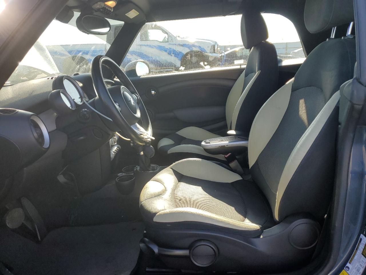 2010 Mini Cooper VIN: WMWMR3C54ATU97003 Lot: 86505115