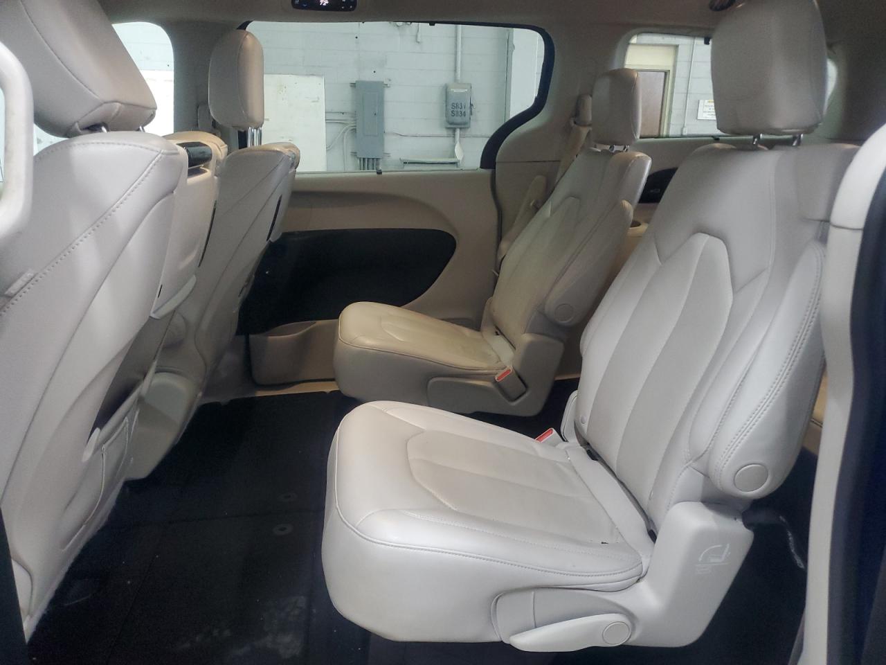 2019 Chrysler Pacifica Touring L Plus VIN: 2C4RC1EGXKR645032 Lot: 82048415