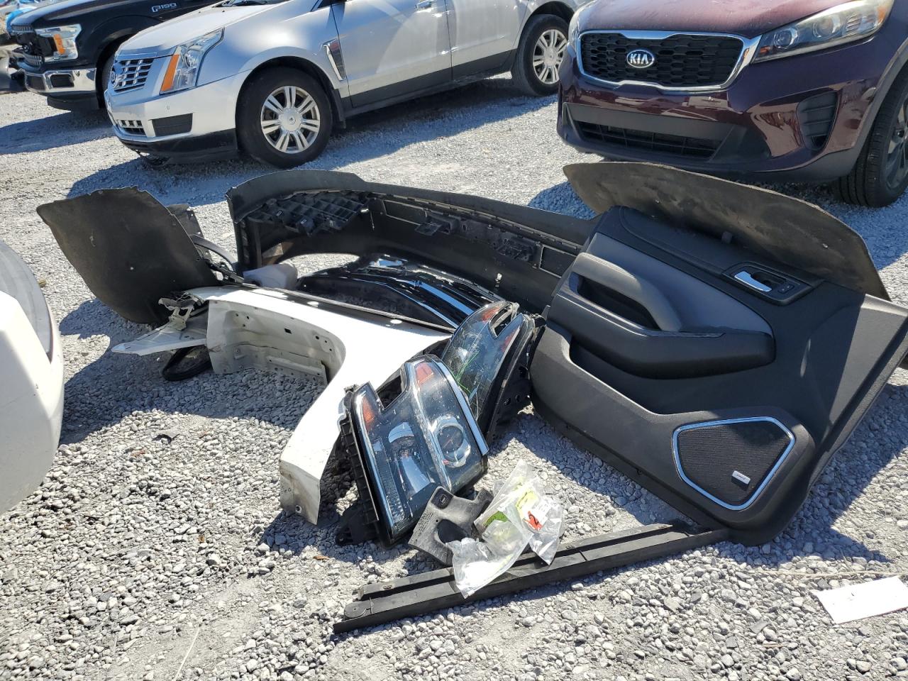 2018 Chevrolet Tahoe C1500 Lt VIN: 1GNSCBKC0JR209035 Lot: 84247005