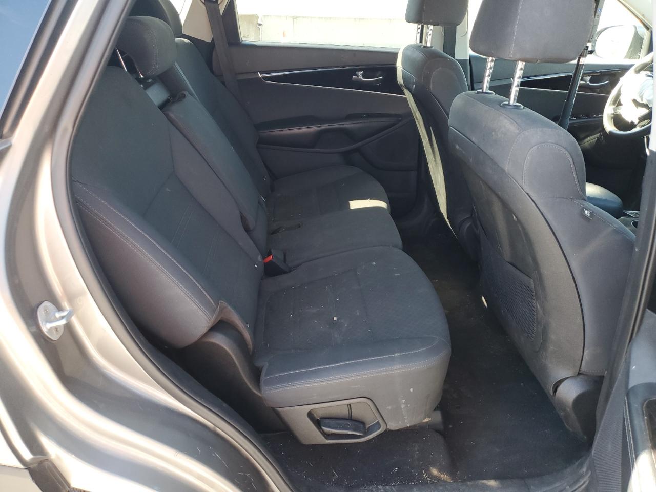 2019 Kia Sorento L VIN: 5XYPG4A34KG528499 Lot: 86126515