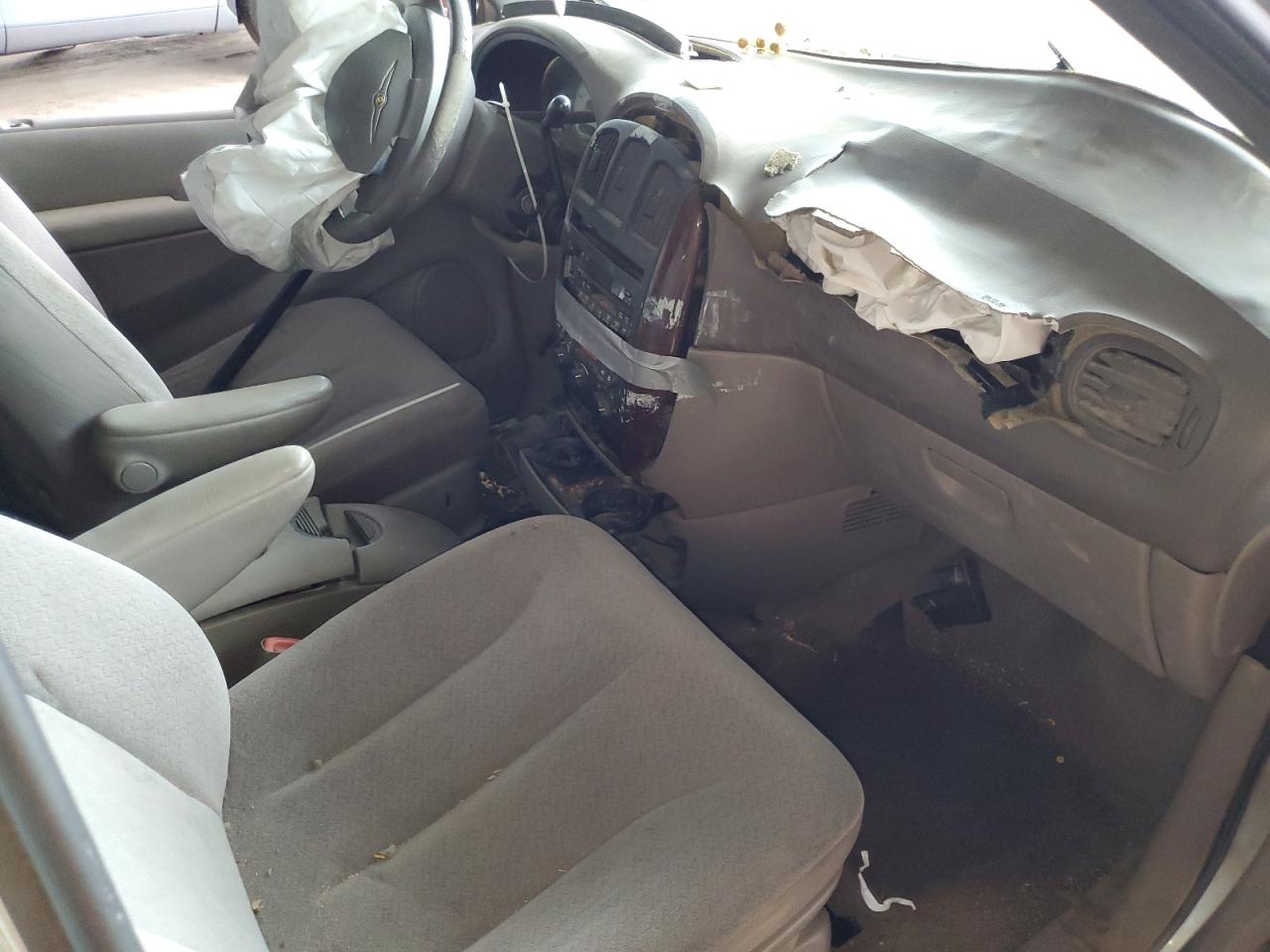 2002 Chrysler Town & Country Ex VIN: 2C8GP74L22R792943 Lot: 82435765