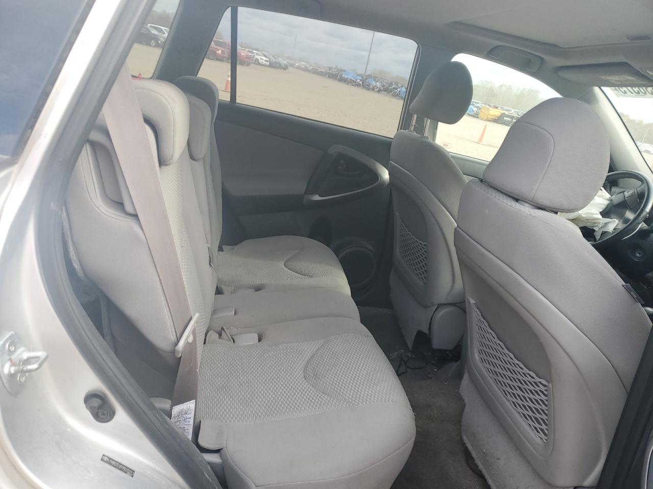 2007 Toyota Rav4 Limited VIN: JTMBD31V975072711 Lot: 90336575