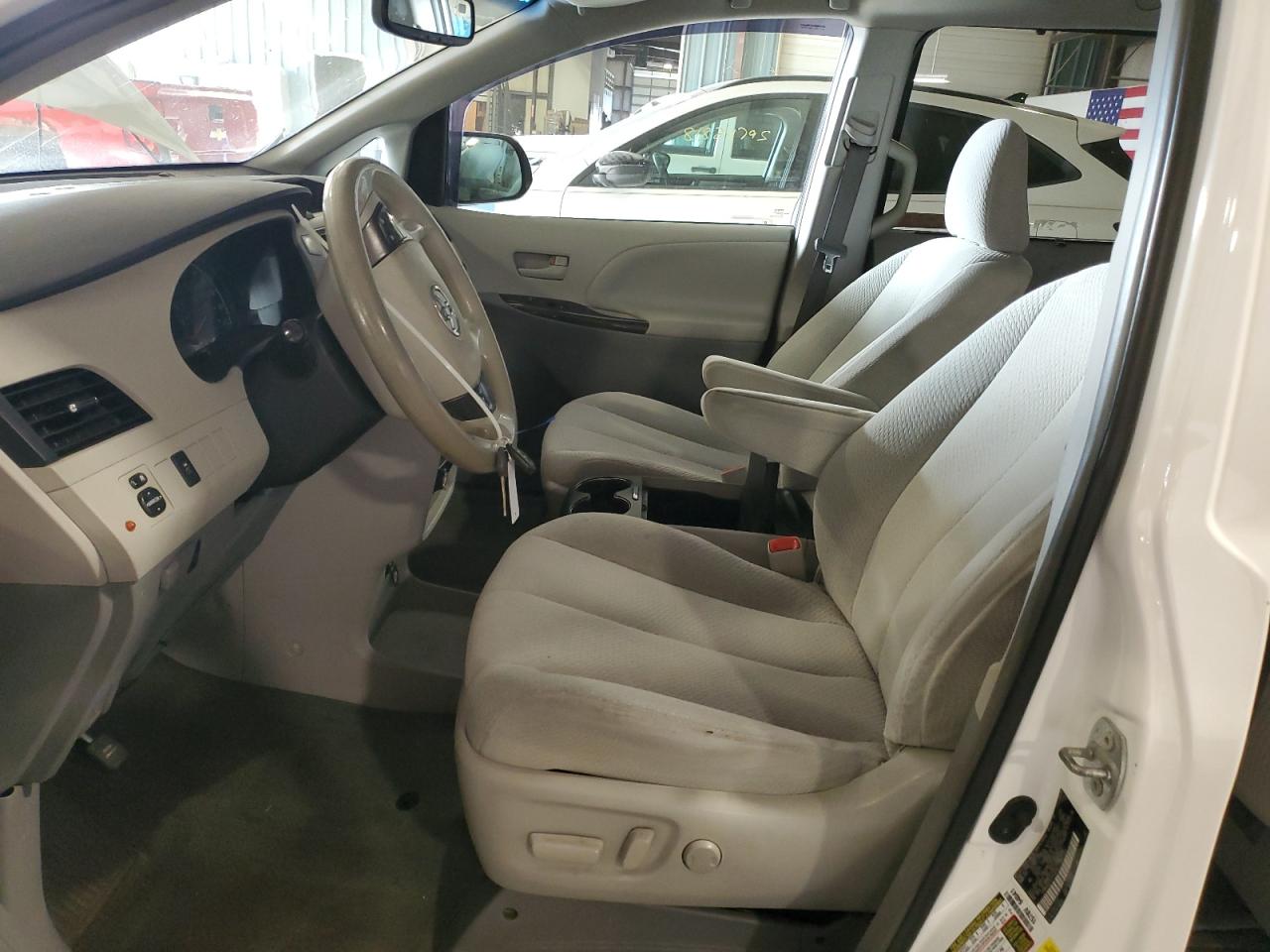 2014 Toyota Sienna Le VIN: 5TDKK3DC3ES470634 Lot: 84888785