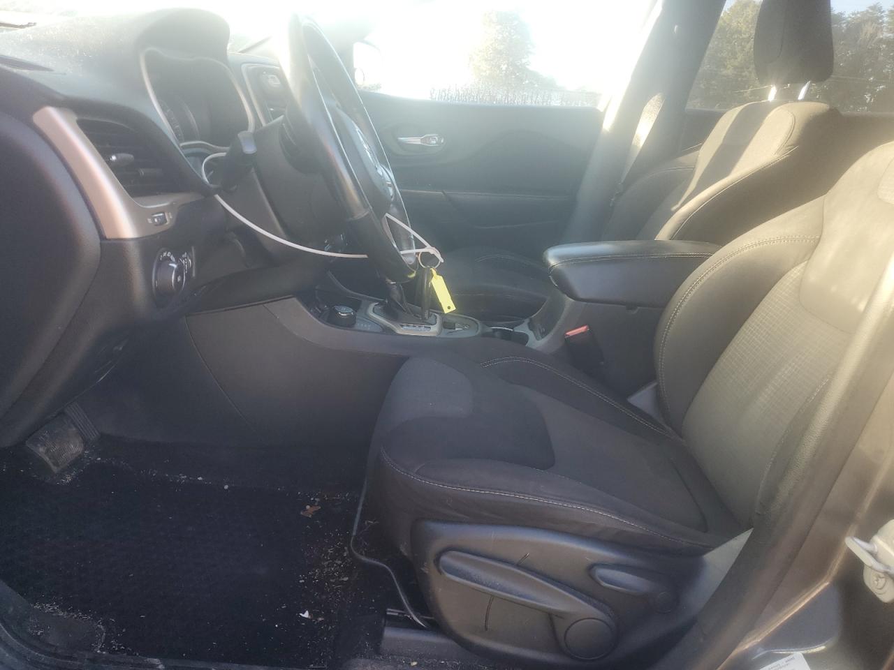 2015 Jeep Cherokee Latitude VIN: 1C4PJMCS7FW583320 Lot: 81977835