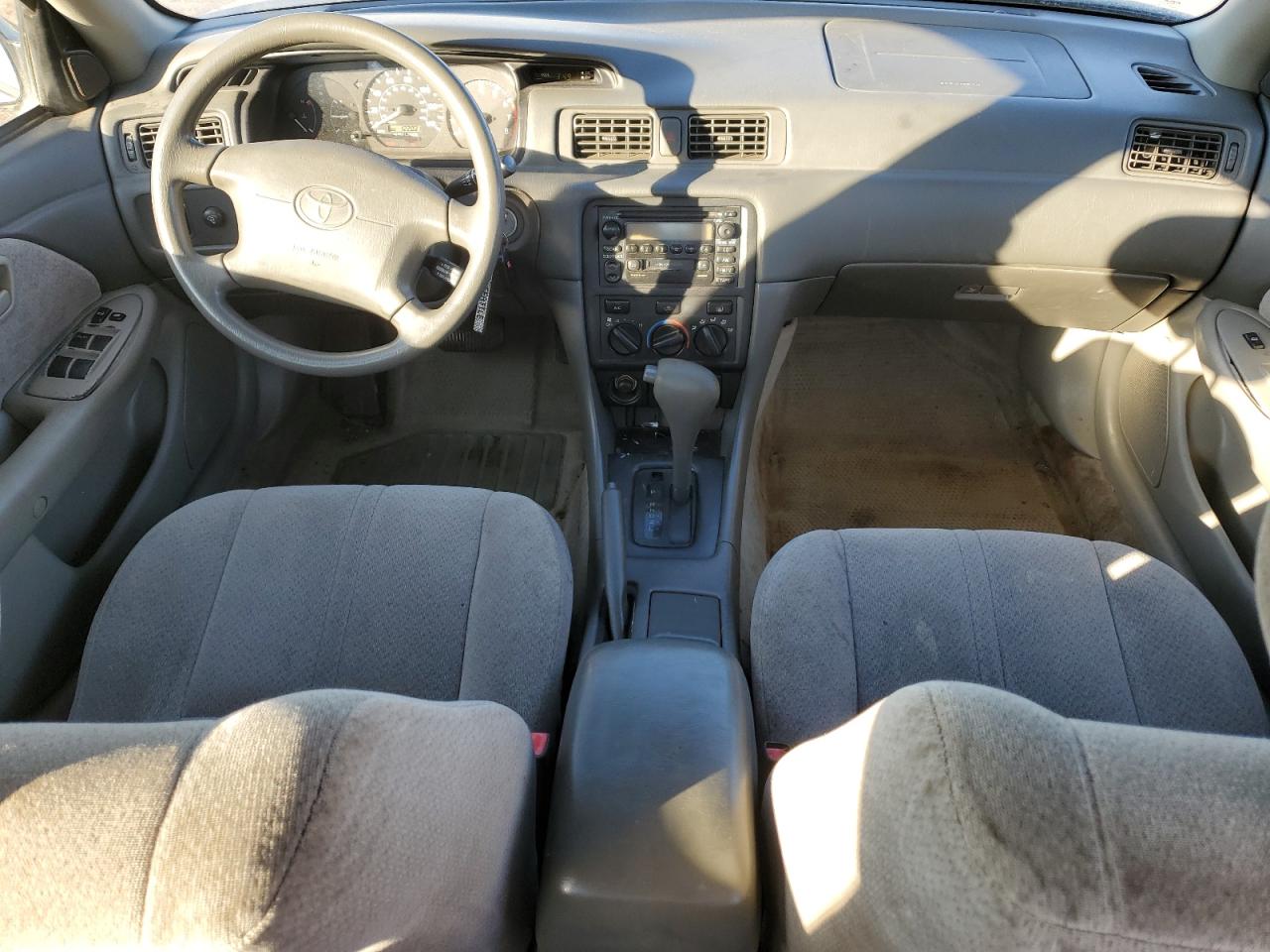 2000 Toyota Camry Le VIN: 4T1BF22K3YU094084 Lot: 87425025