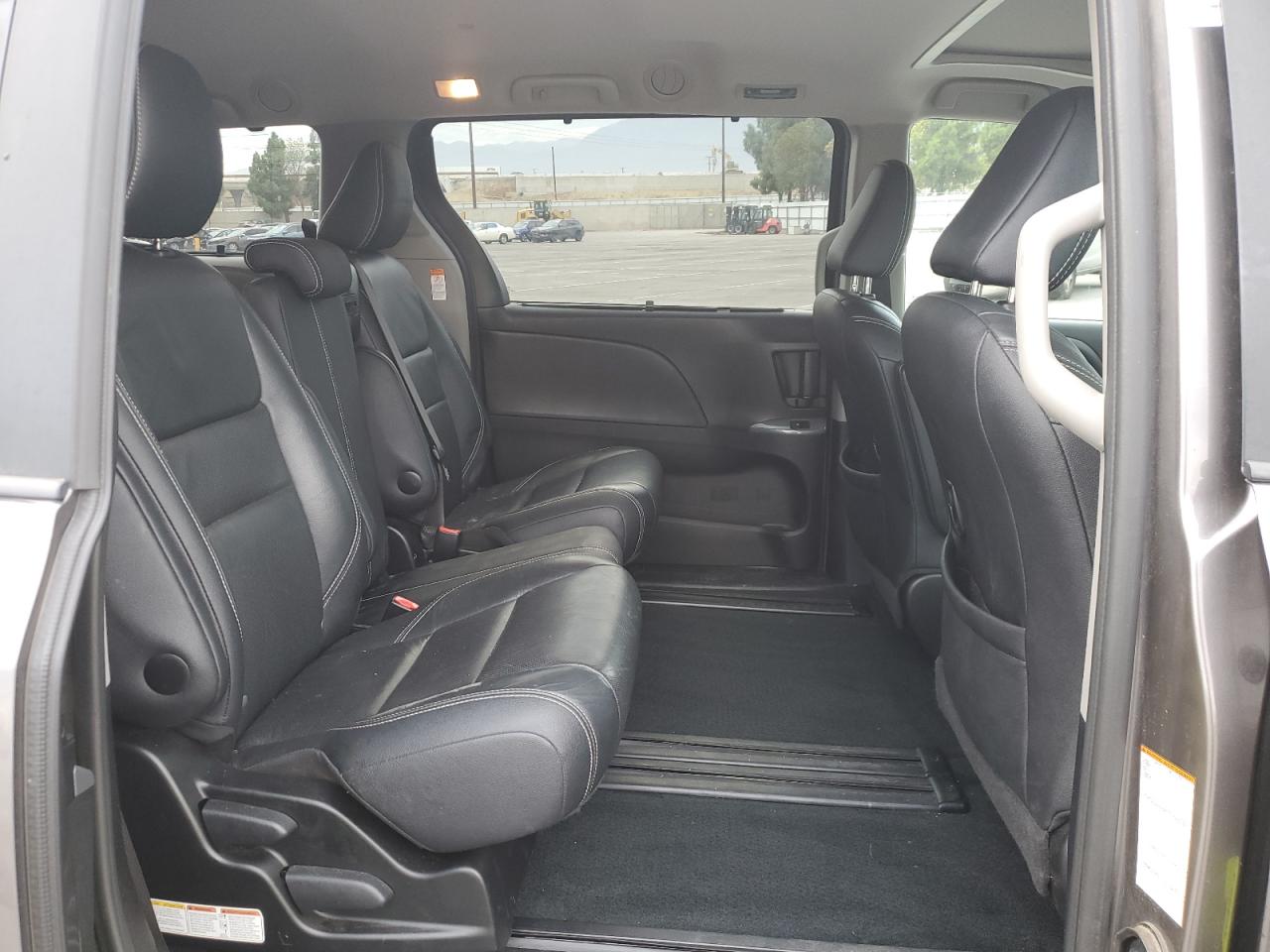 2017 Toyota Sienna Se VIN: 5TDXZ3DC8HS801648 Lot: 82367435