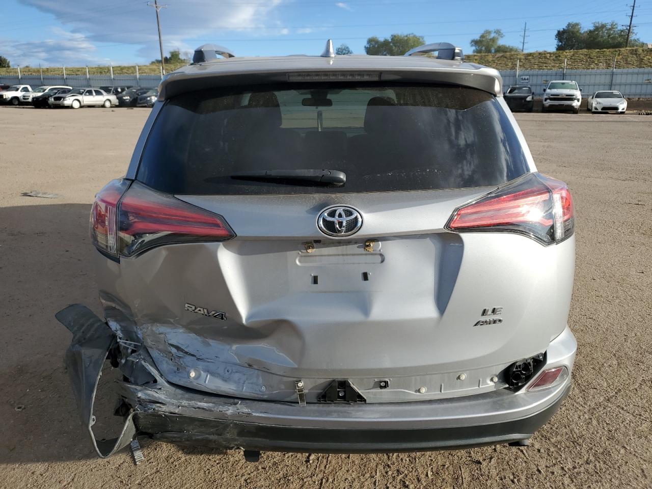 2018 Toyota Rav4 Le VIN: 2T3BFREV4JW793381 Lot: 85006775