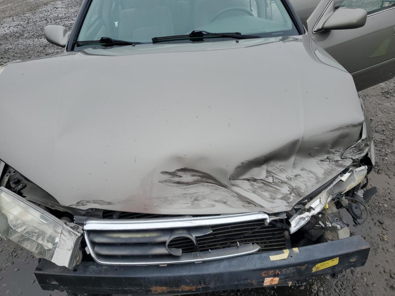 2000 Toyota Camry Ce VIN: 4T1BG22K4YU010335 Lot: 90779905