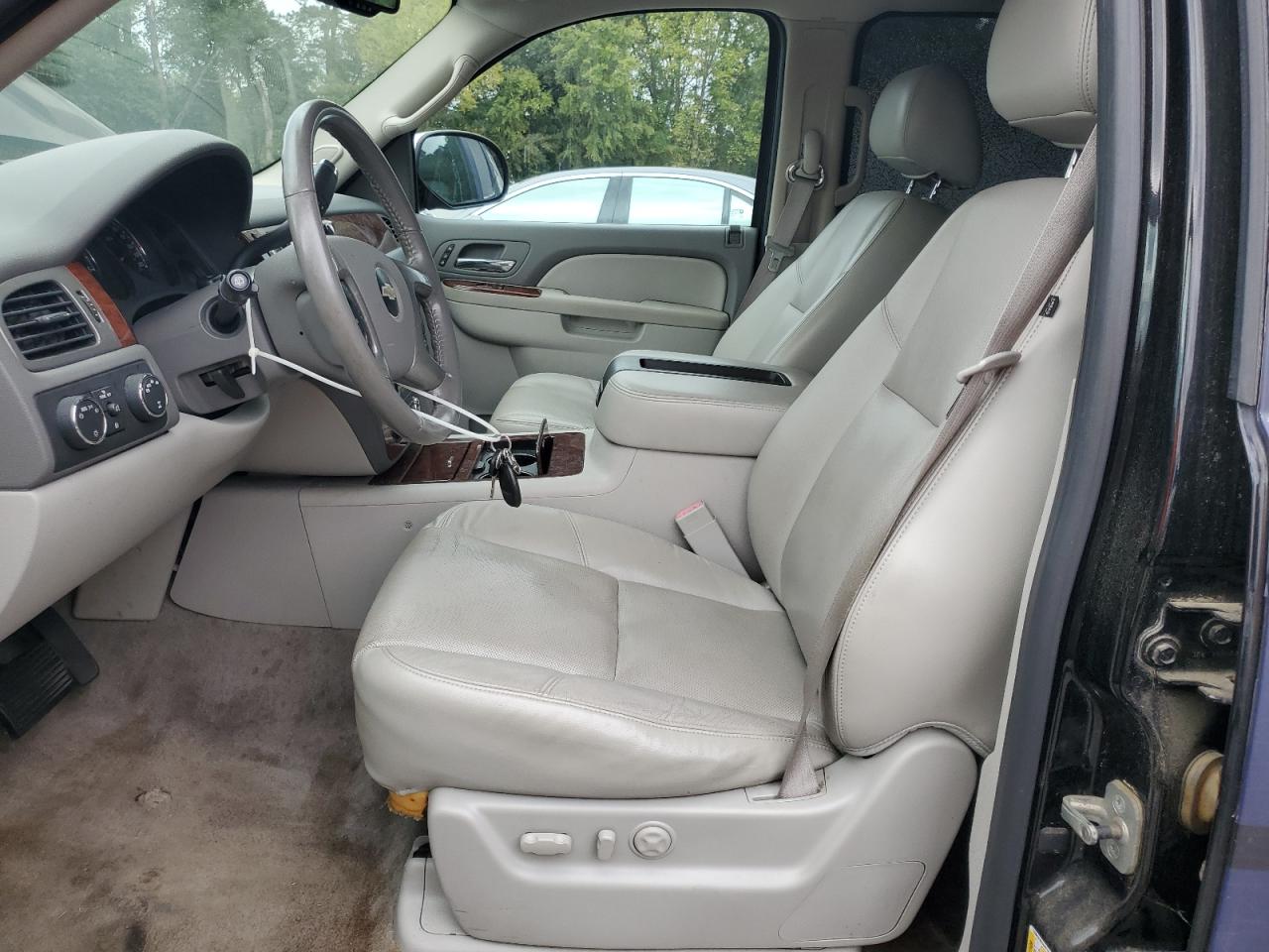 2010 Chevrolet Suburban K1500 Ltz VIN: 1GNUKKE34AR141958 Lot: 85706585