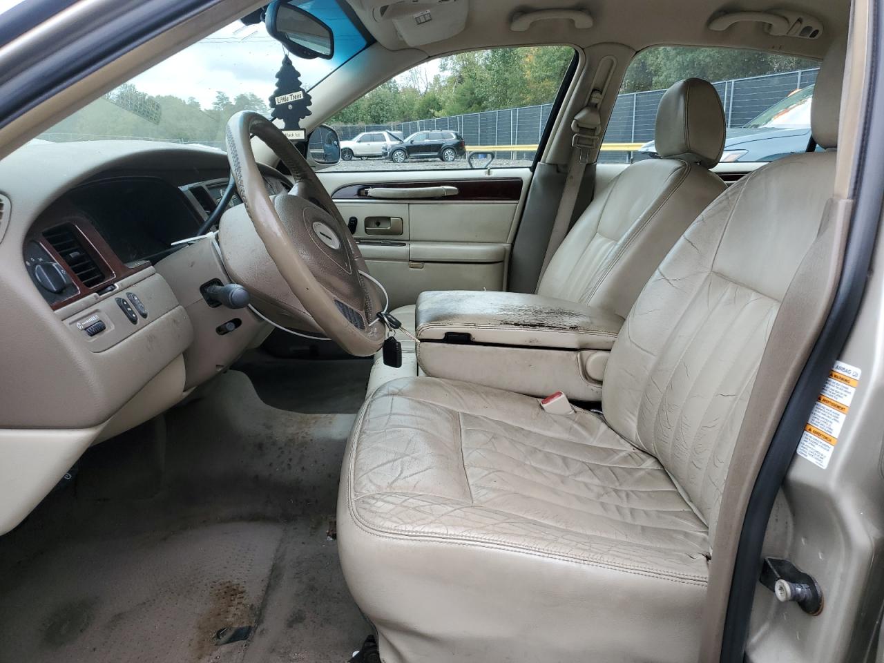 2004 Lincoln Town Car Executive VIN: 1LNHM81W64Y687299 Lot: 84981395