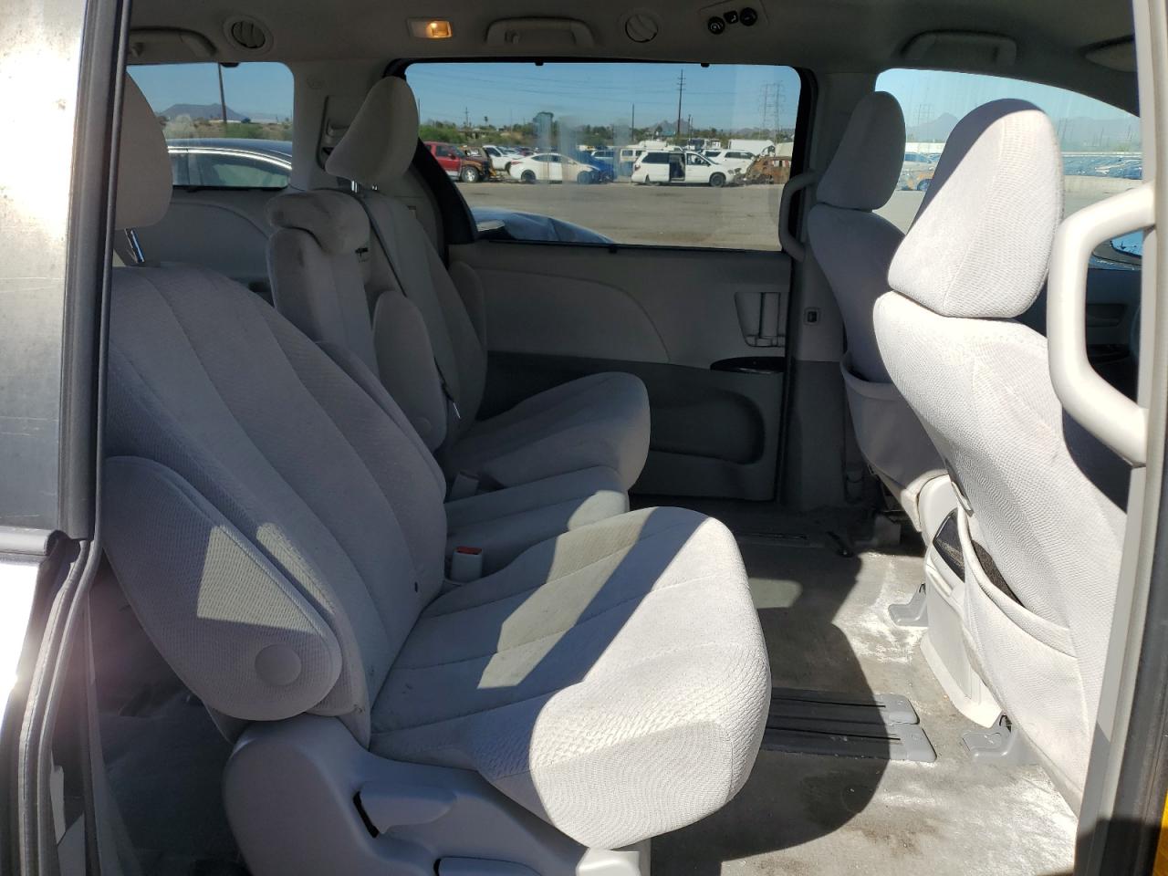 2012 Toyota Sienna Le VIN: 5TDKK3DC0CS274857 Lot: 84895925