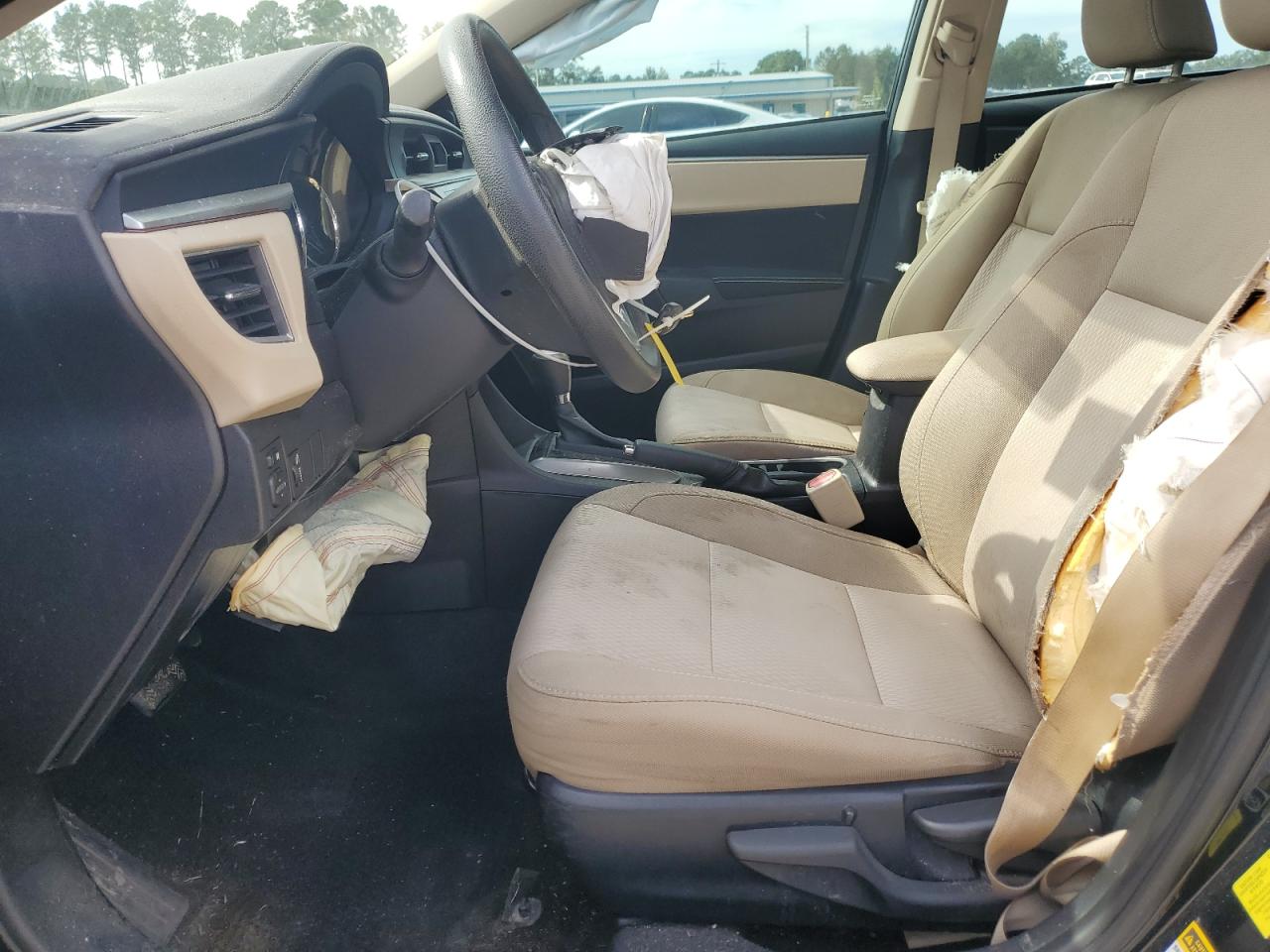 2015 Toyota Corolla L VIN: 2T1BURHE8FC411727 Lot: 82342995