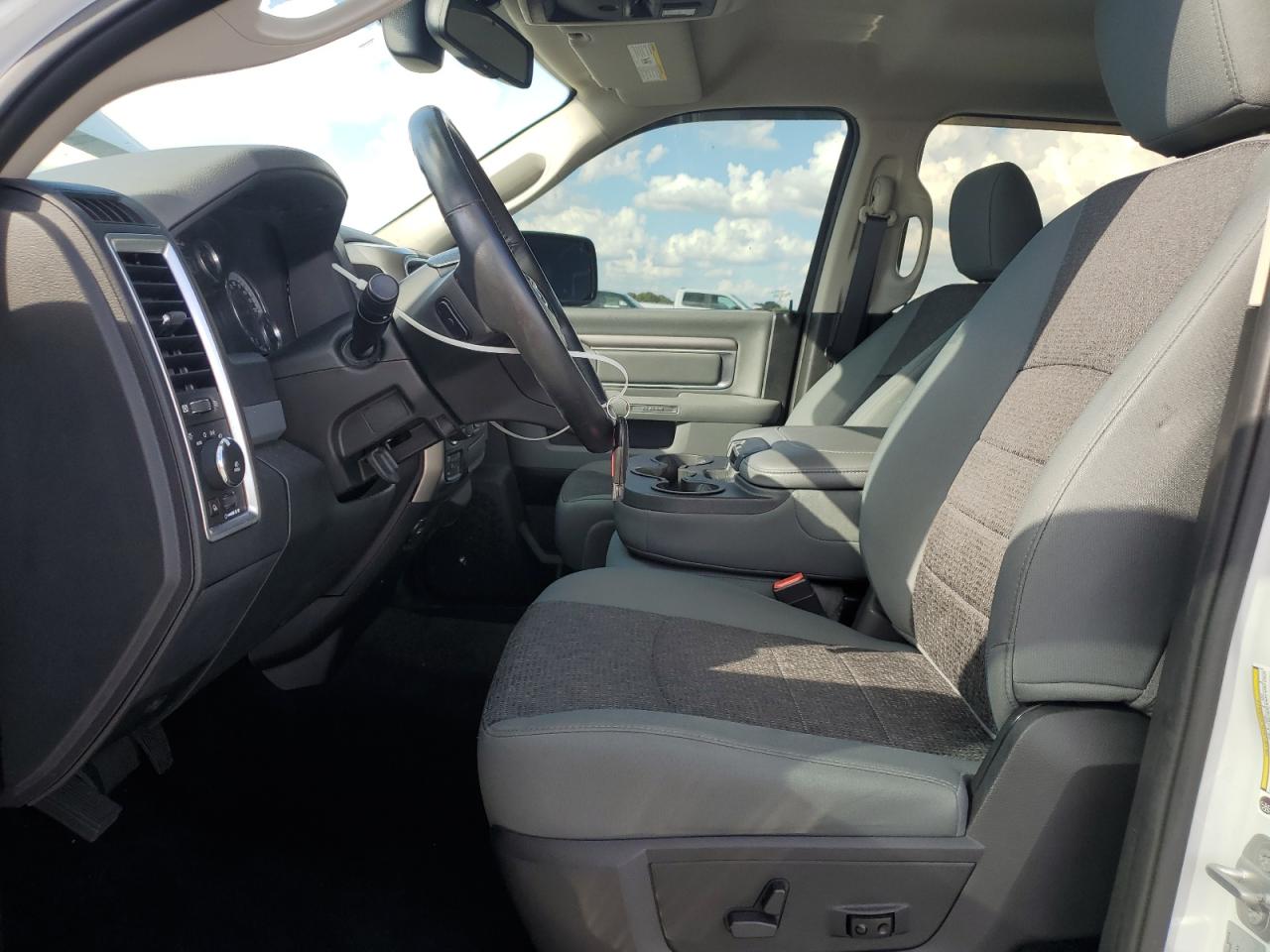 2016 Ram 1500 Slt VIN: 3C6RR7LT2GG377132 Lot: 87012935