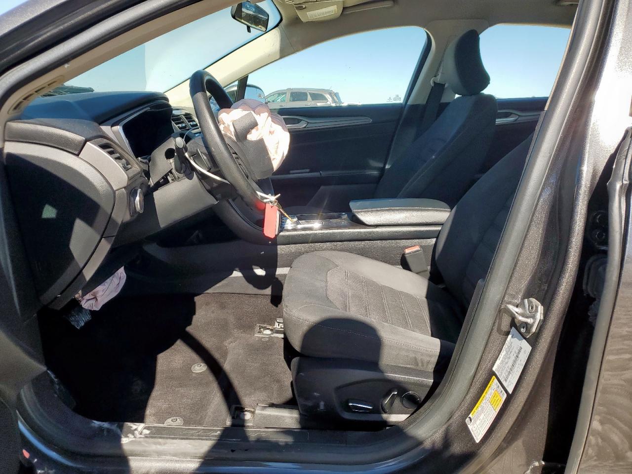 2017 Ford Fusion Se VIN: 3FA6P0HD3HR273402 Lot: 90458705