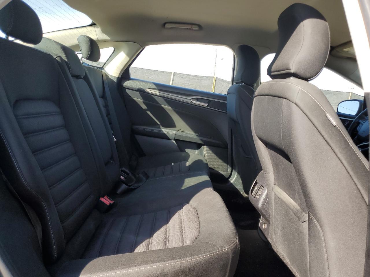 2019 Ford Fusion Se VIN: 3FA6P0LU8KR137779 Lot: 81839965