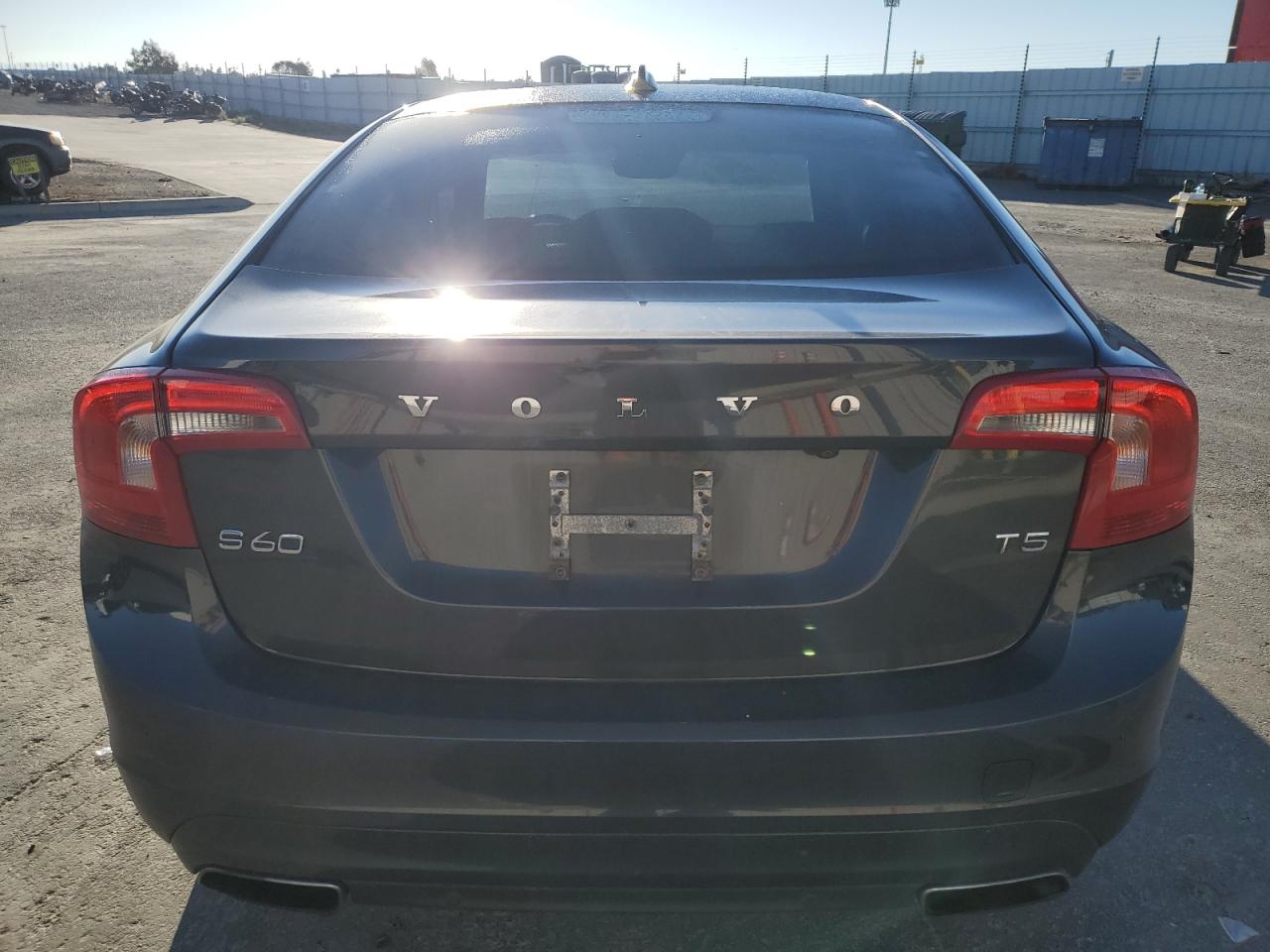 2015 Volvo S60 Platinum VIN: YV126MFM1F1335306 Lot: 87235415