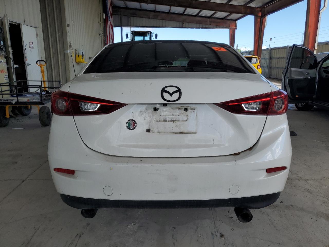 2017 Mazda 3 Sport VIN: 3MZBN1U7XHM117646 Lot: 90004995