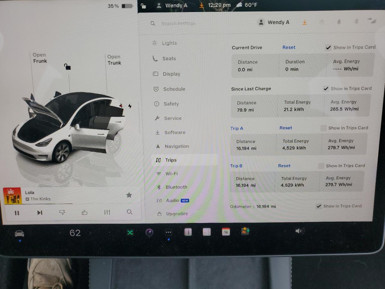 2024 Tesla Model Y VIN: 7SAYGDEE3RA282157 Lot: 84907235