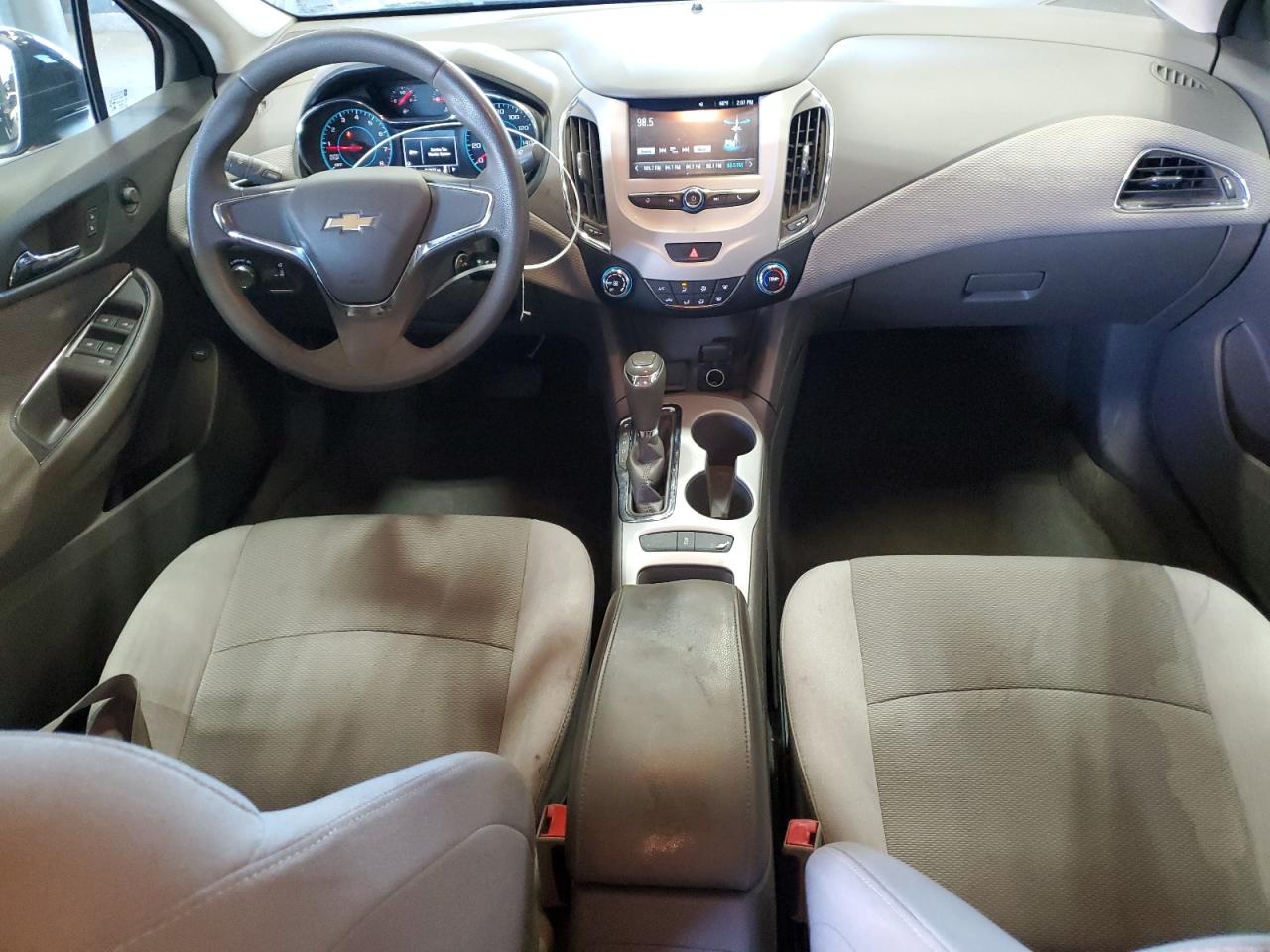 2018 Chevrolet Cruze Ls VIN: 1G1BC5SM1J7121070 Lot: 82378115