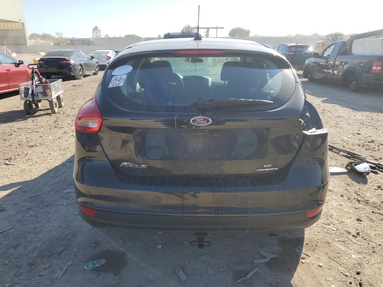 2015 Ford Focus Se VIN: 1FADP3K22FL210674 Lot: 85378505