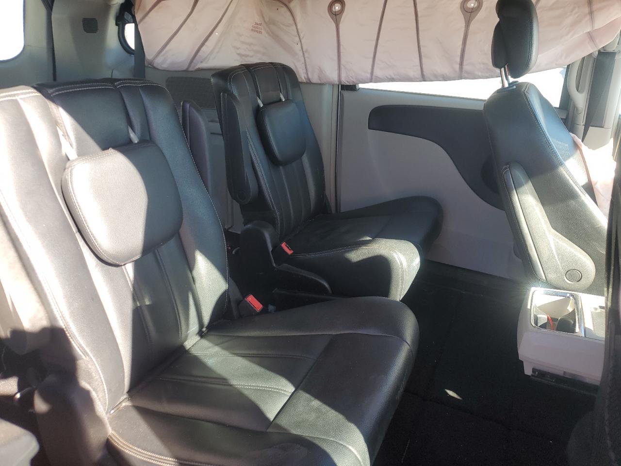 2016 Chrysler Town & Country Touring VIN: 2C4RC1BG3GR260326 Lot: 82456635