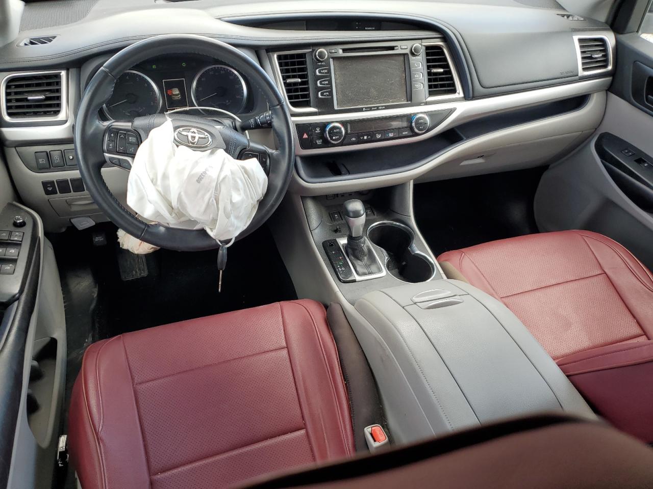 2019 Toyota Highlander Le VIN: 5TDBZRFH4KS918205 Lot: 86069835