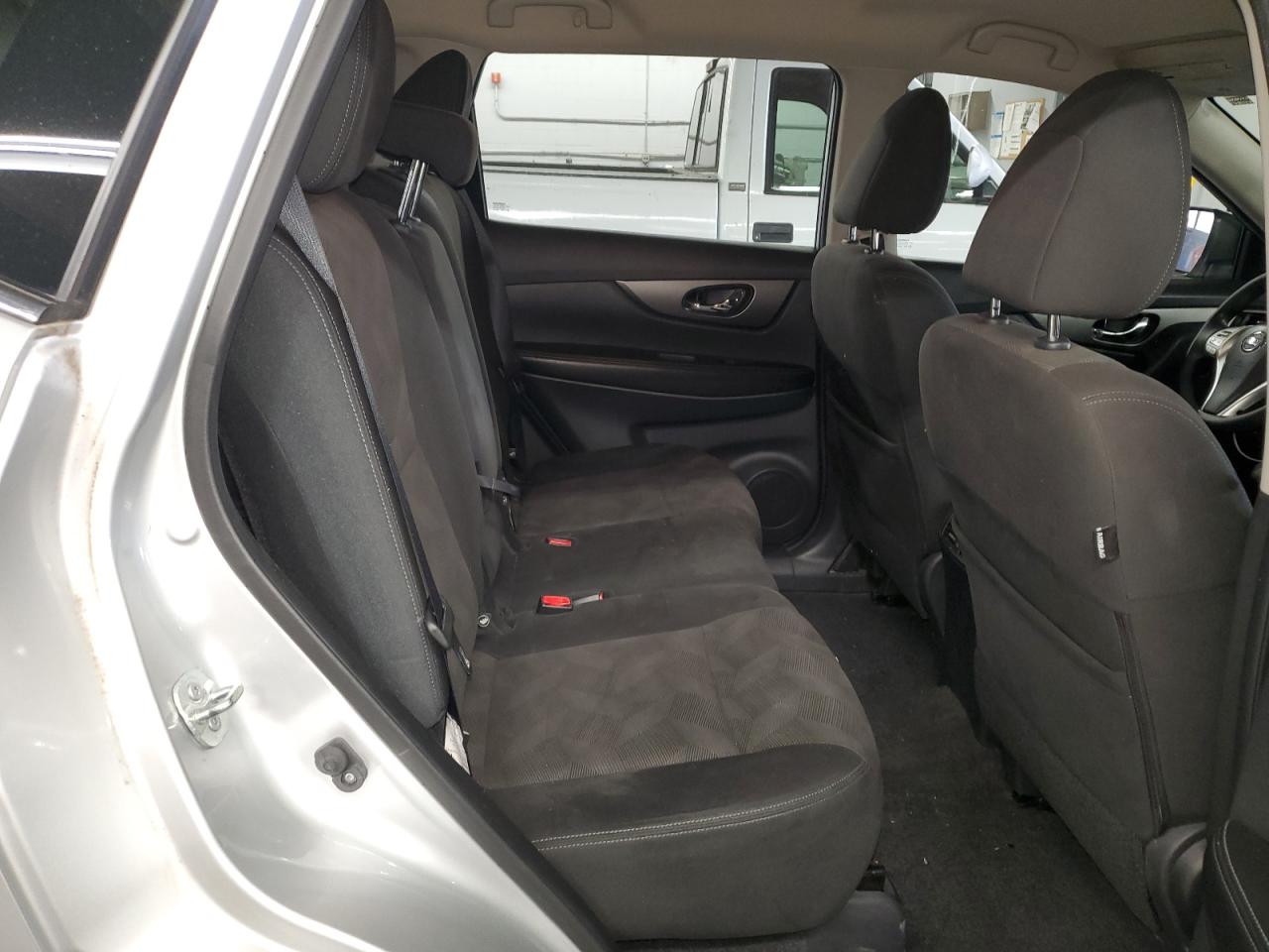 2015 Nissan Rogue S VIN: KNMAT2MV9FP586744 Lot: 82206135