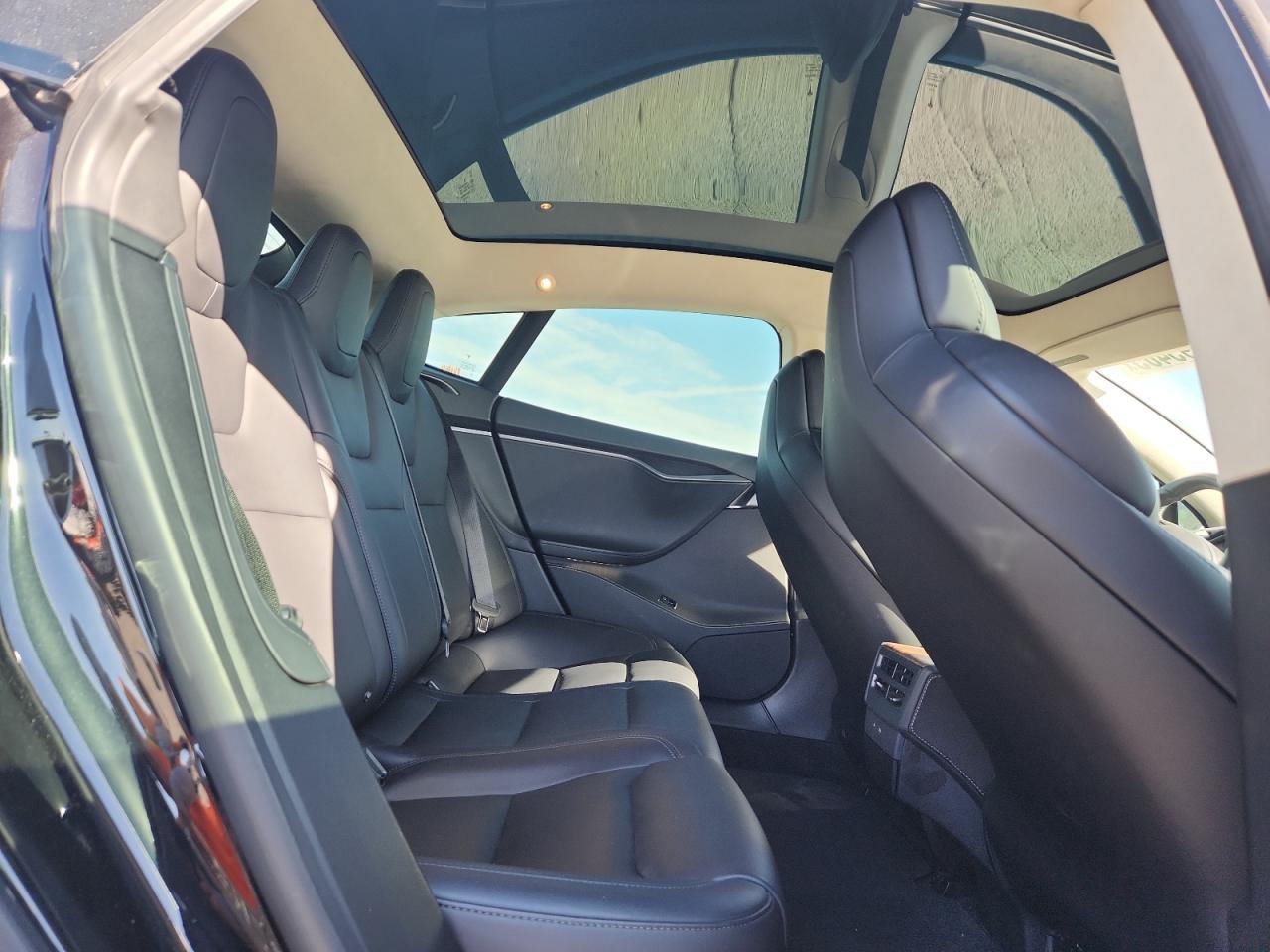 2018 Tesla Model S VIN: 5YJSA1E22JF267066 Lot: 82395405