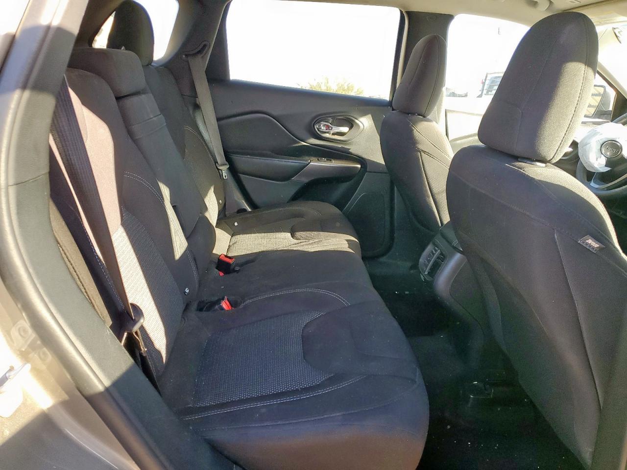 2019 Jeep Cherokee Latitude VIN: 1C4PJMCB9KD167324 Lot: 90811115