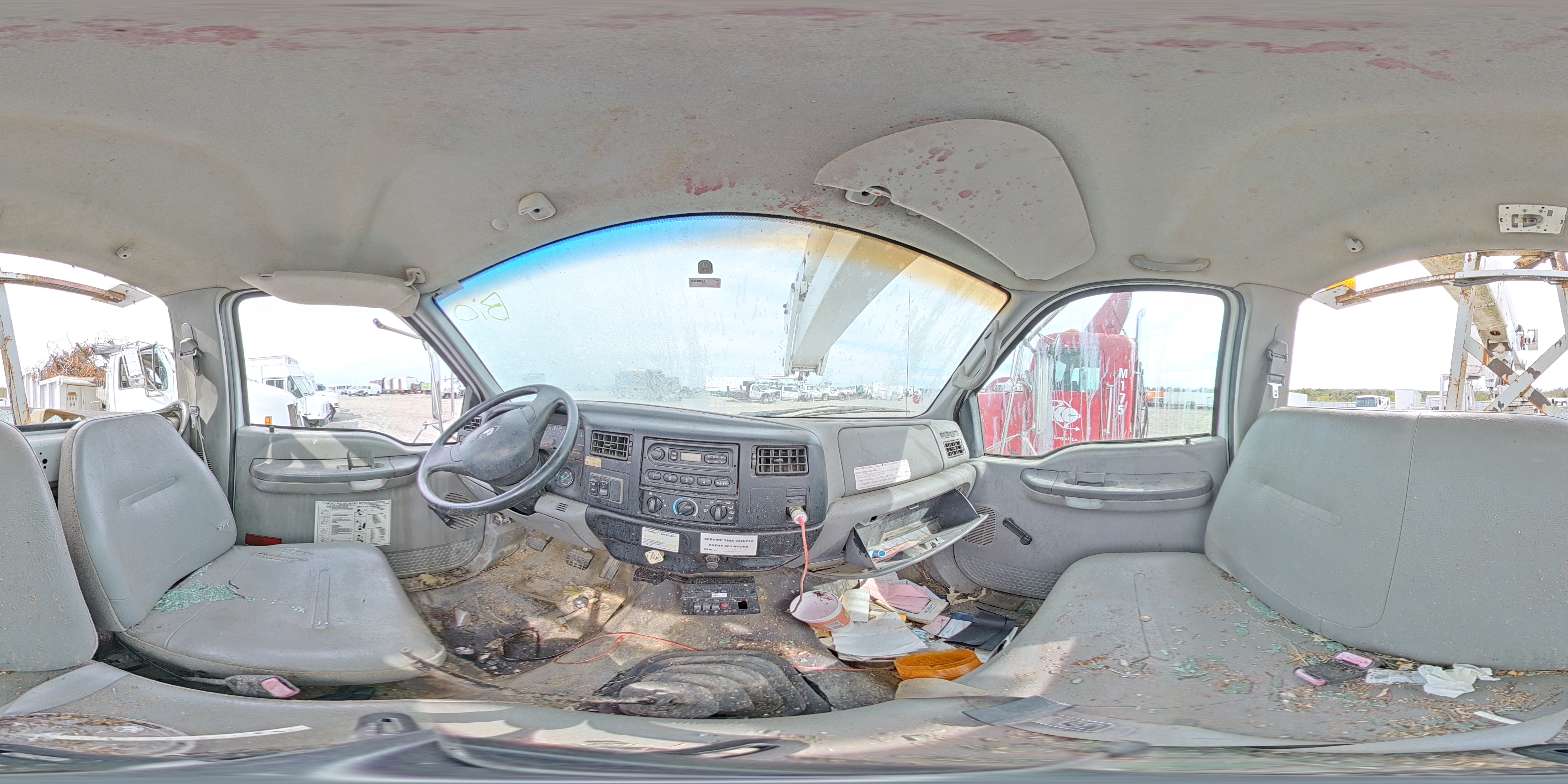 2002 Ford F750 Super Duty VIN: 3FDXF75H12MA17941 Lot: 82188545