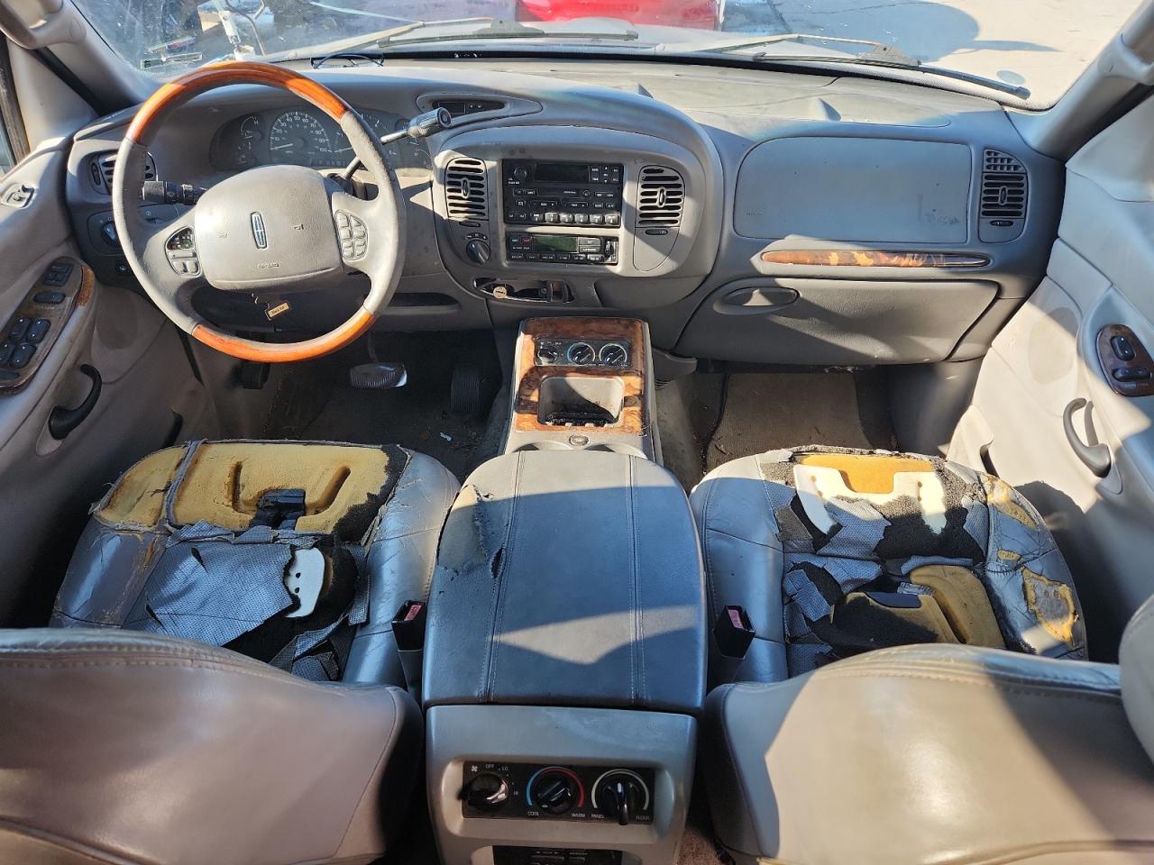 2002 Lincoln Navigator VIN: 5LMFU28R12LJ17450 Lot: 87015115