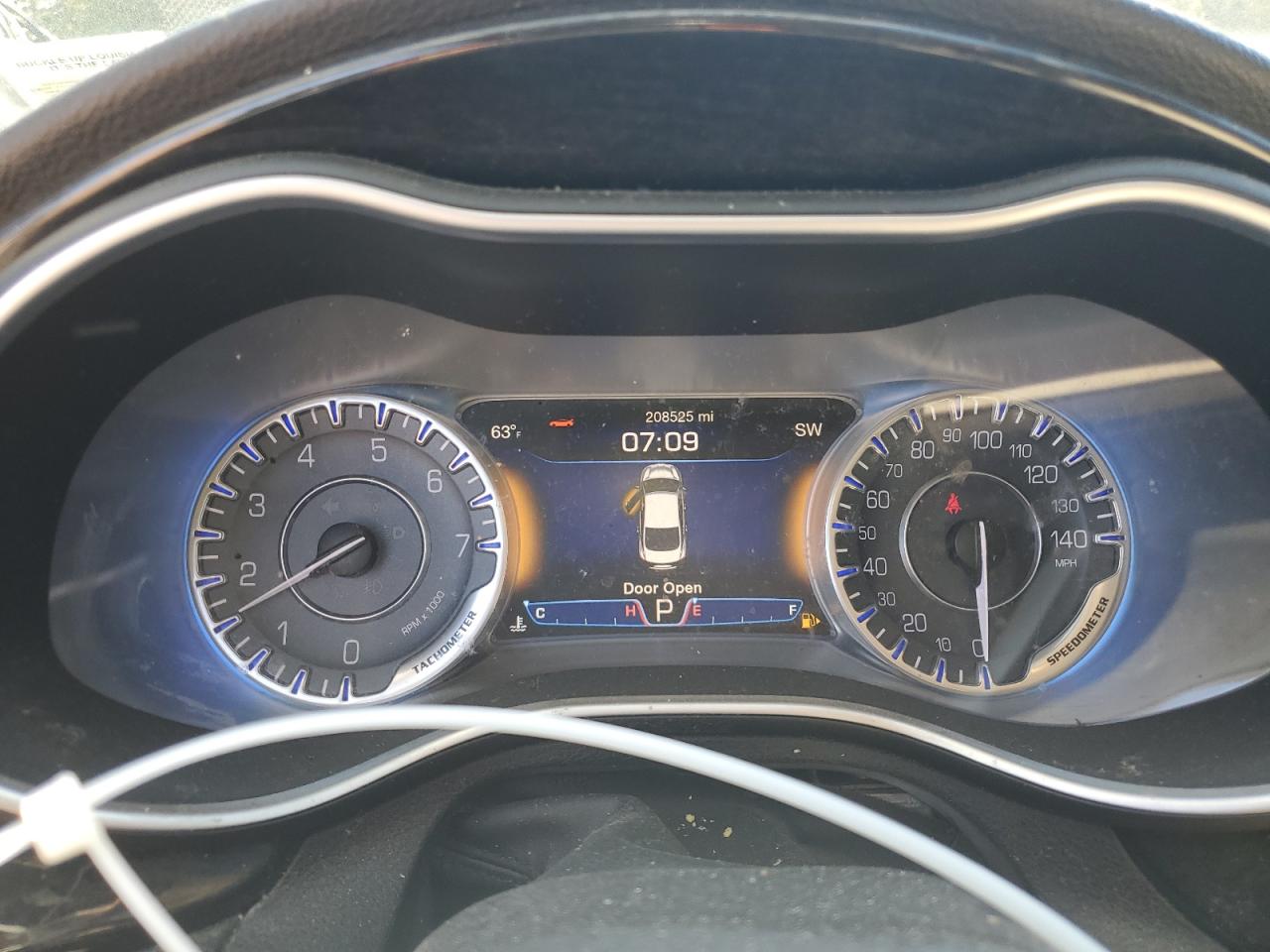 2015 Chrysler 200 C VIN: 1C3CCCCB5FN571860 Lot: 90977605