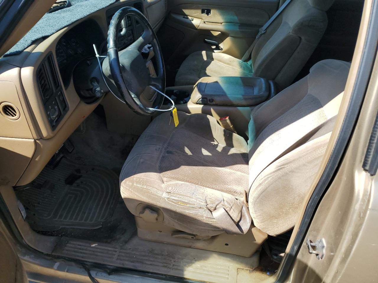 2000 Chevrolet Silverado C1500 VIN: 2GCEC19T1Y1270581 Lot: 82360295