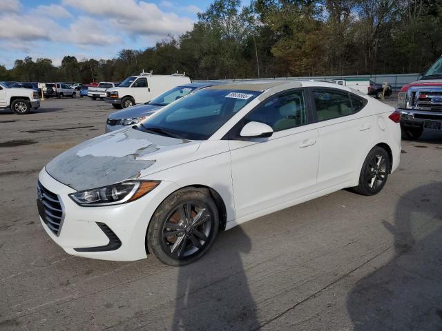  HYUNDAI ELANTRA 2017 Белы