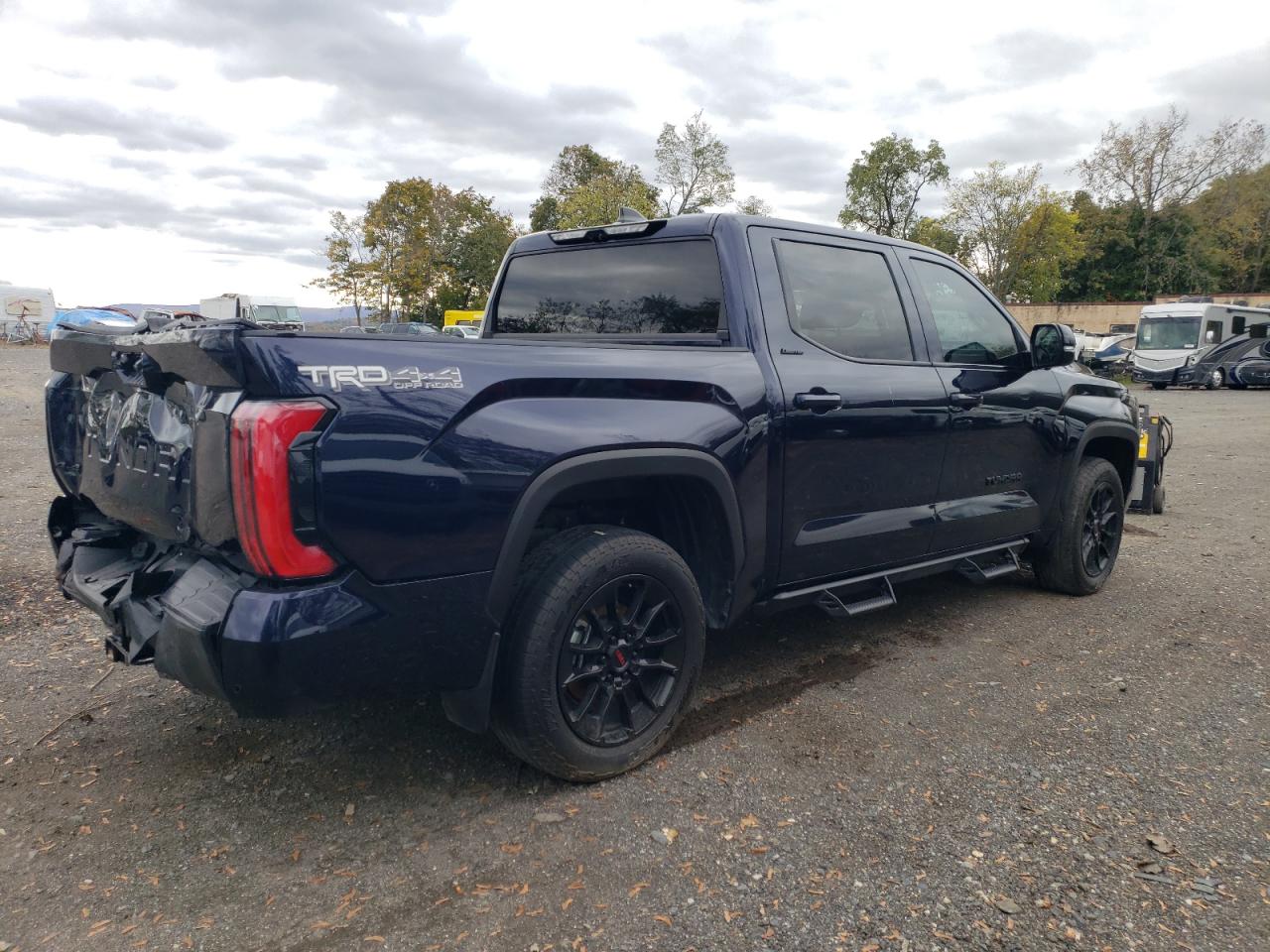 2024 Toyota Tundra Crewmax Limited blue  hybrid engine 5TFWC5DB9RX048076 photo #4