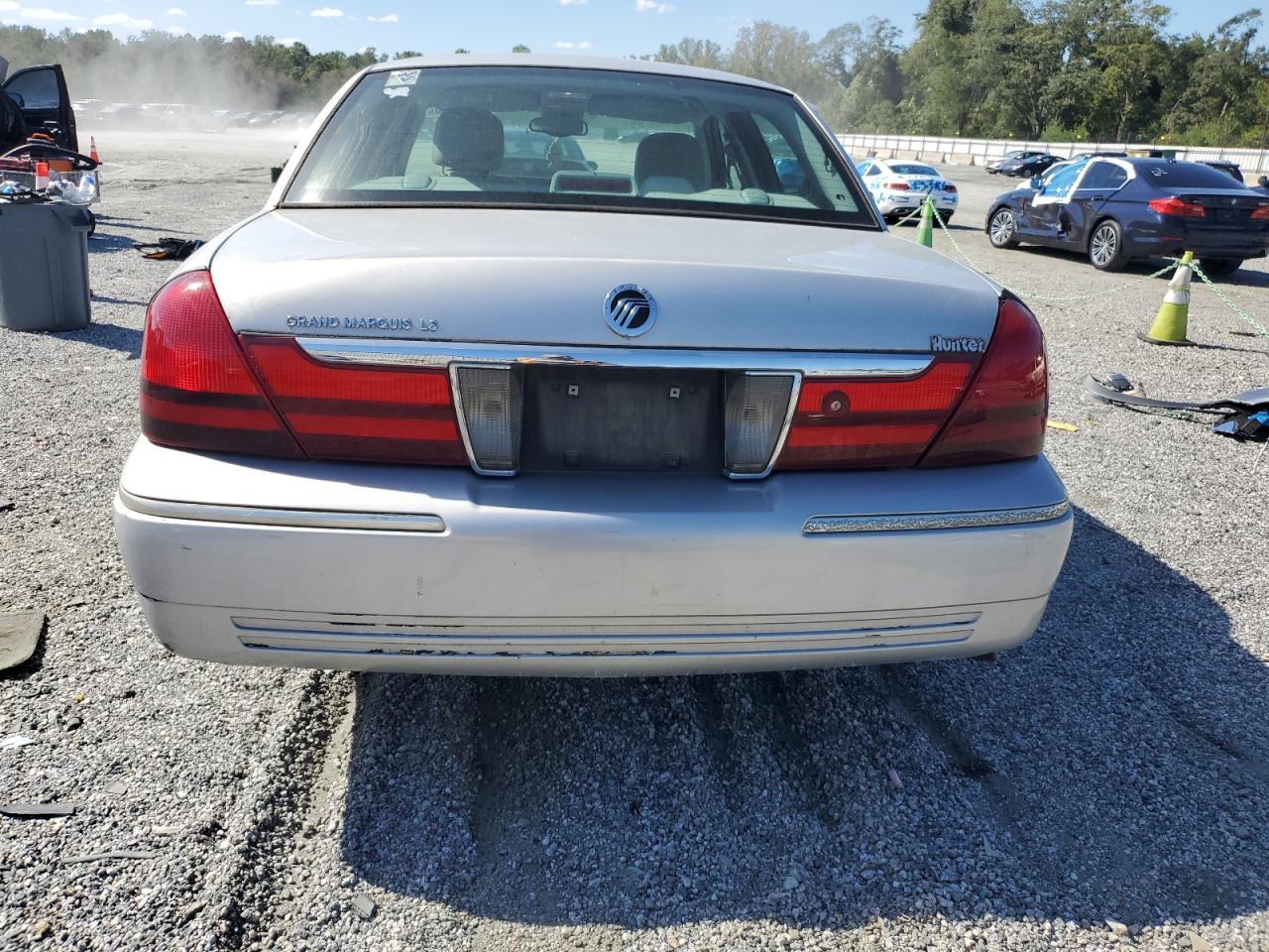 2003 Mercury Marquis VIN: 2MEFM75W13X681892 Lot: 81941275